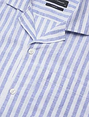 Clean Cut Copenhagen - Giles Bowling Striped Shirt S/S - short-sleeved shirts - blue melange / ecru - 4
