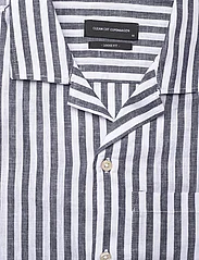 Clean Cut Copenhagen - Giles Bowling Striped Shirt S/S - short-sleeved shirts - navy / ecru - 3