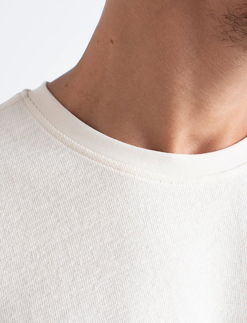 Clean Cut Copenhagen - Calton Structured Tee - t-shirts à manches courtes - ecru - 4