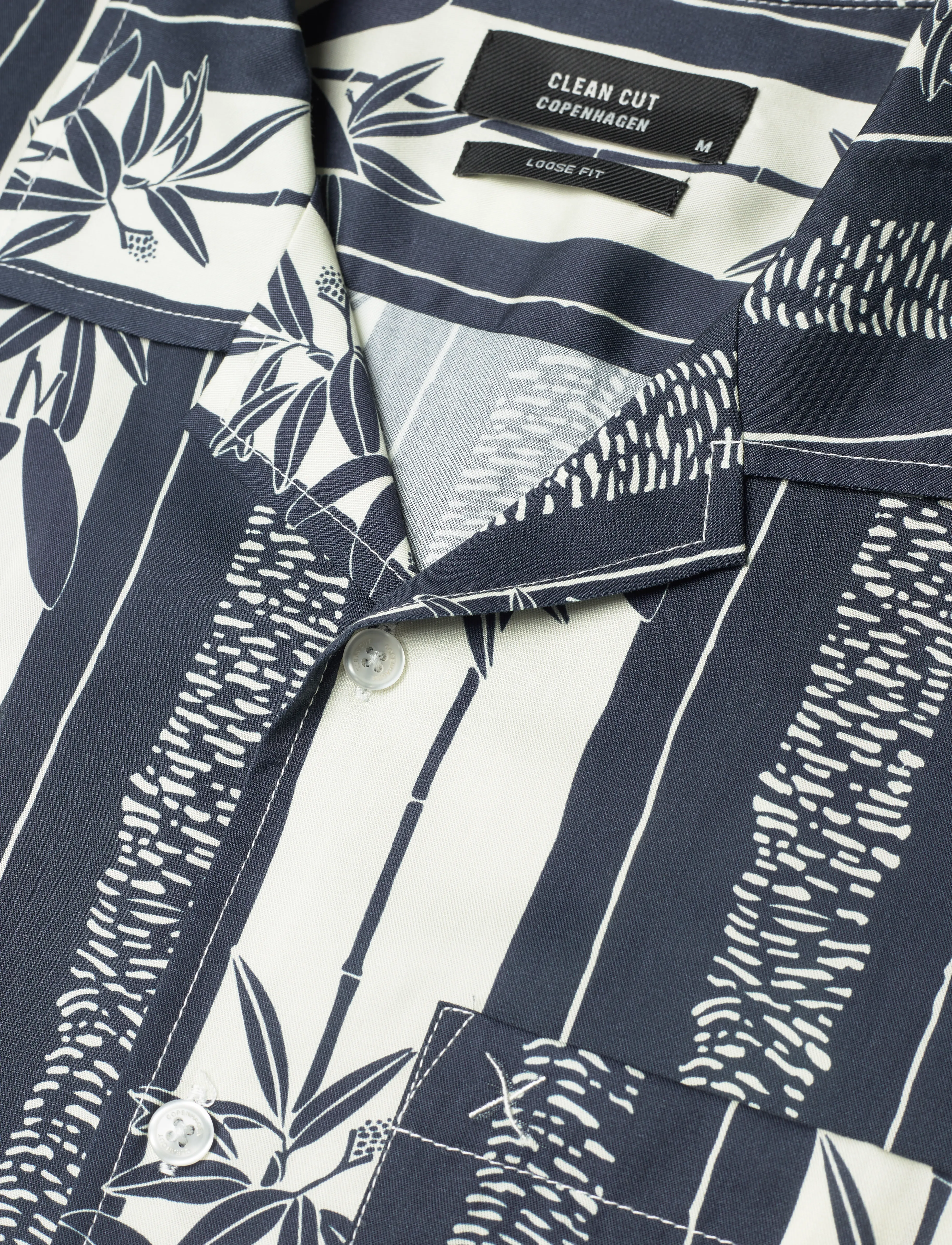 Clean Cut Copenhagen - Bowling Finn Shirt S/S - dark navy/ecru - 4