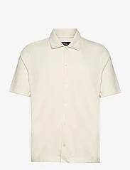 Clean Cut Copenhagen - Calton Structured Shirt S/S - kortärmade pikéer - ecru - 0