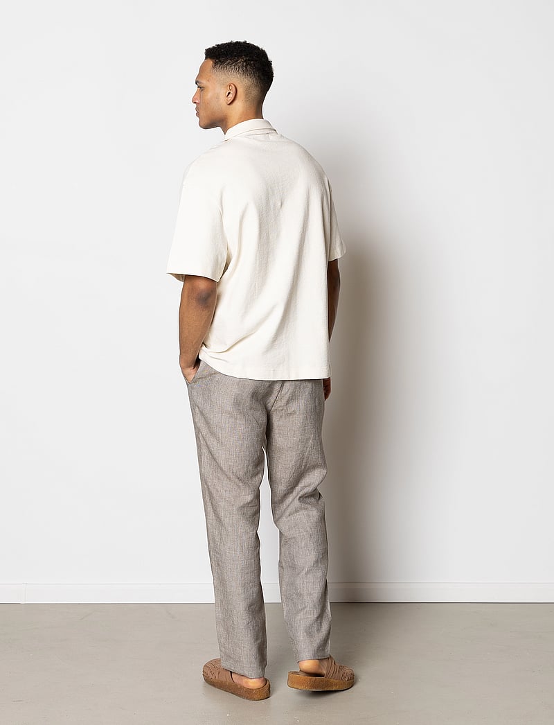 Clean Cut Copenhagen - Calton Structured Shirt S/S - kurzarmhemden - ecru - 4