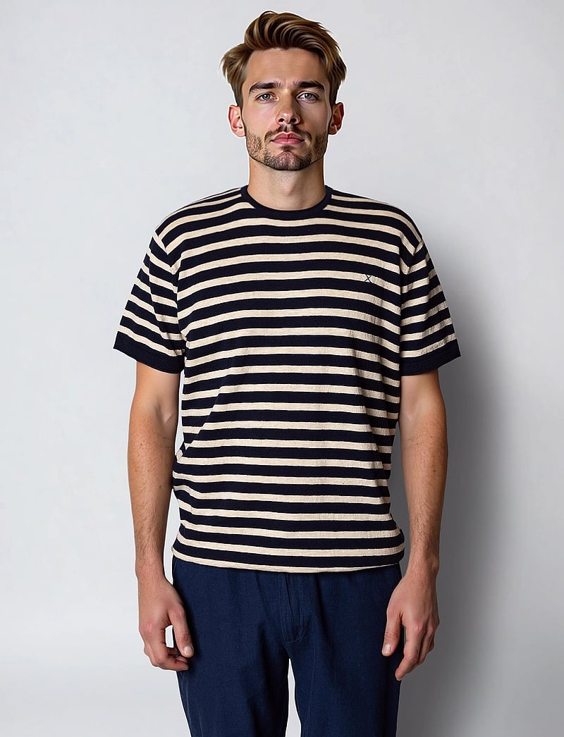 Clean Cut Copenhagen - Thomas knitted striped t-shirt - navy/ecru striped - 0