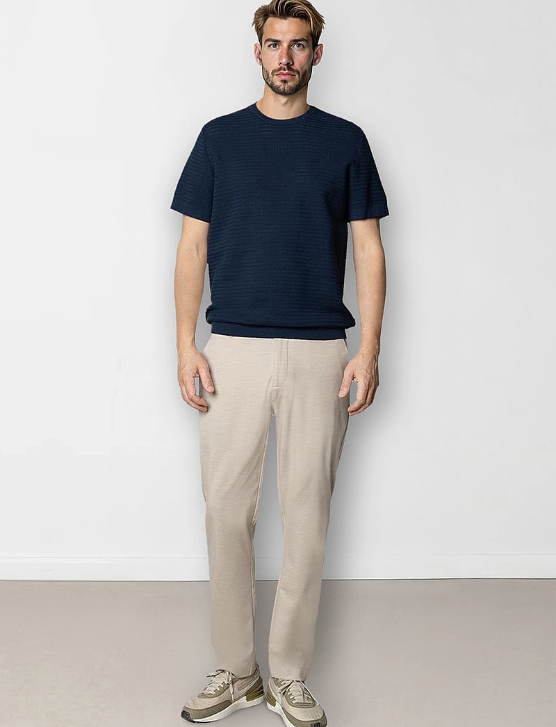 Clean Cut Copenhagen - Owen knitted t-shirt - short-sleeved t-shirts - navy - 4