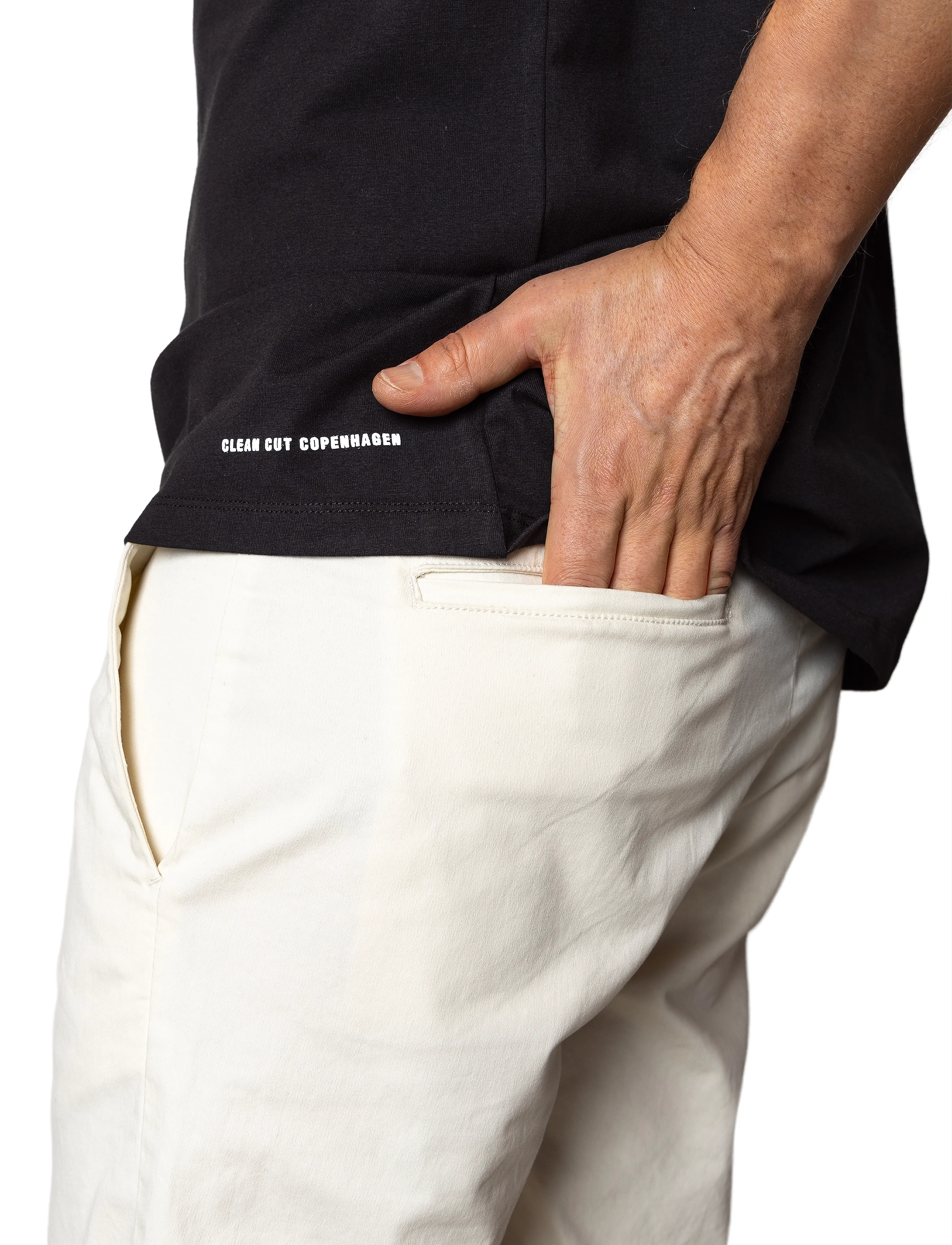 Clean Cut Copenhagen - Milano twill shorts - chinos shorts - ecru - 3