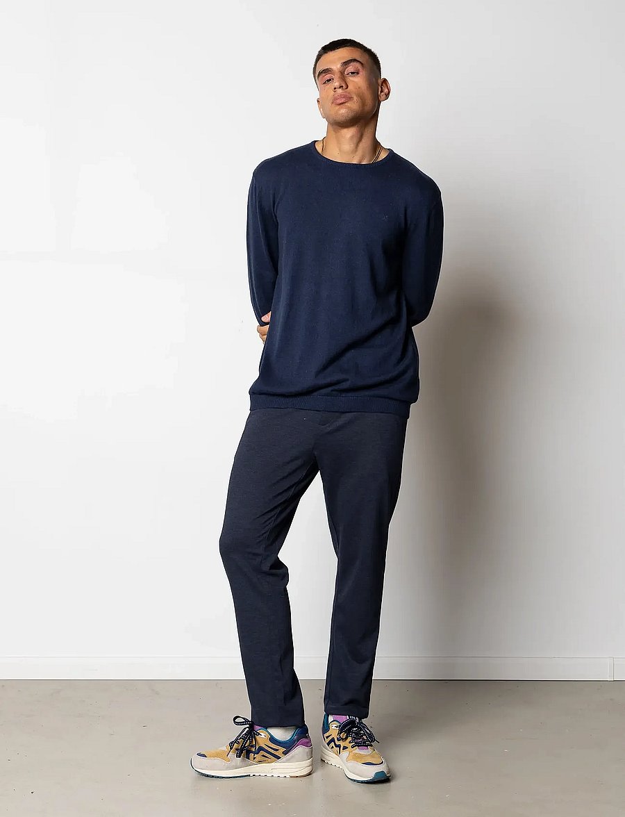 Clean Cut Copenhagen - Claude crewneck knit - round necks - navy melange - 3