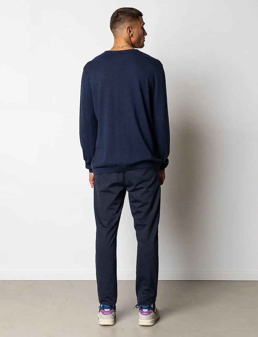 Clean Cut Copenhagen - Claude crewneck knit - round necks - navy melange - 4