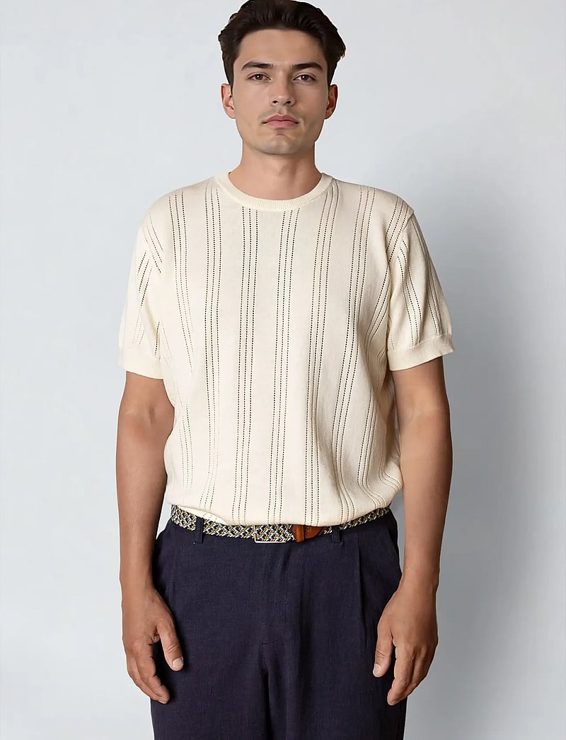 Clean Cut Copenhagen - Robyn knitted t-shirt - kortärmade t-shirts - ecru - 0