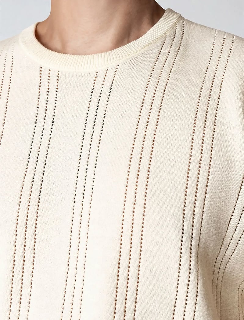 Clean Cut Copenhagen - Robyn knitted t-shirt - kortärmade t-shirts - ecru - 5