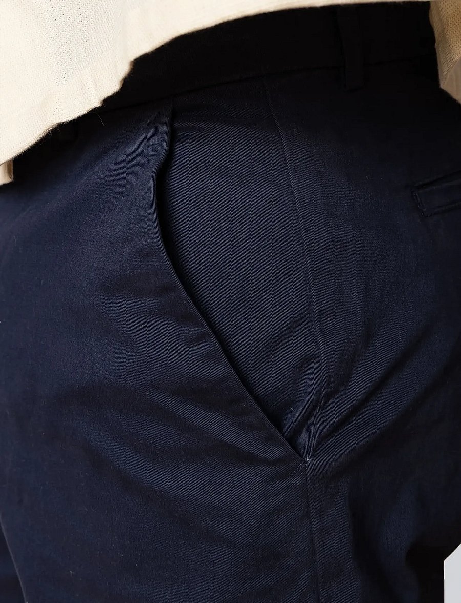 Clean Cut Copenhagen - Mitchell Twill Shorts - chinos shorts - navy - 4