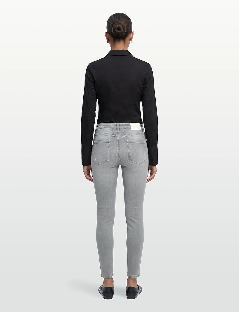 Closed - SKINNY PUSHER - skinny jeans - light grey - 4