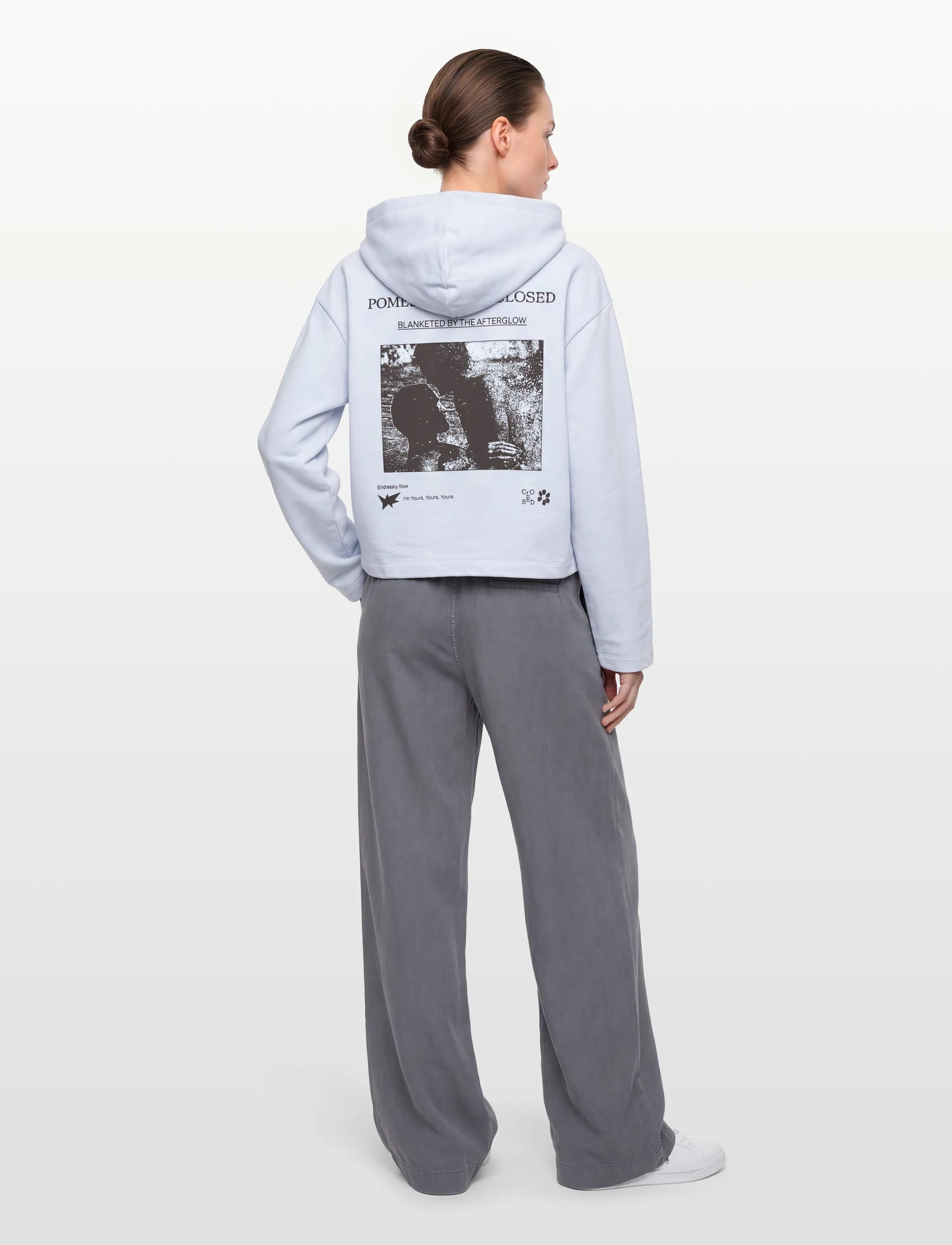 Closed - CROPPED HOODIE - sporta džemperi un džemperi ar kapuci - soft blue - 4