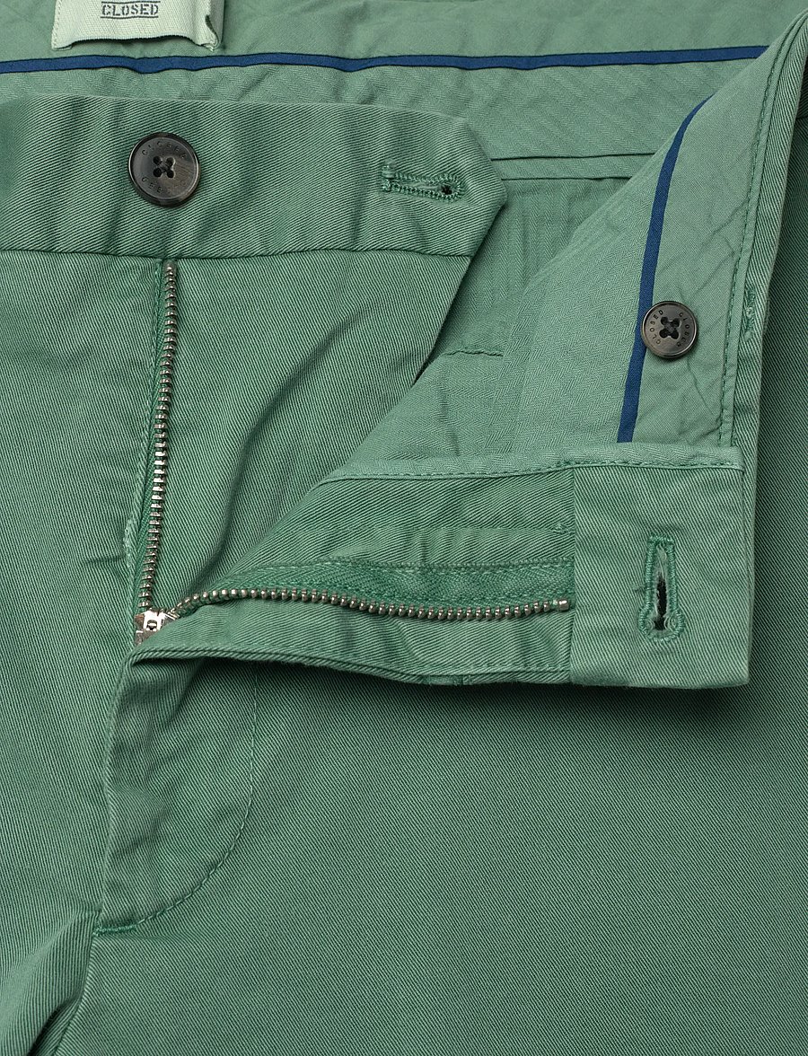 Closed - CLIFTON SLIM PANTS DARK JADE - kasdienio stiliaus kelnės - dark jade - 4