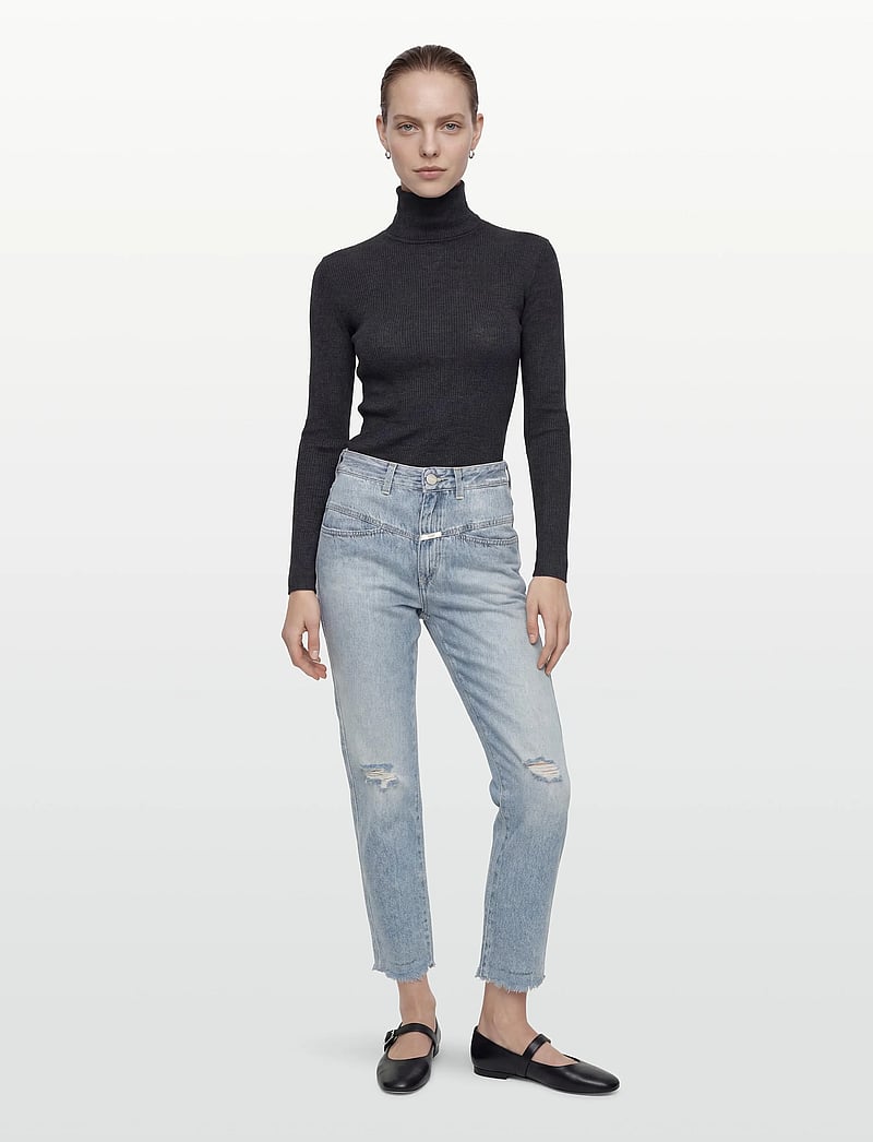 Closed - WOMEN PEDAL PUSHER JEANS LIGHT BLUE - mom jeans - light blue - 0