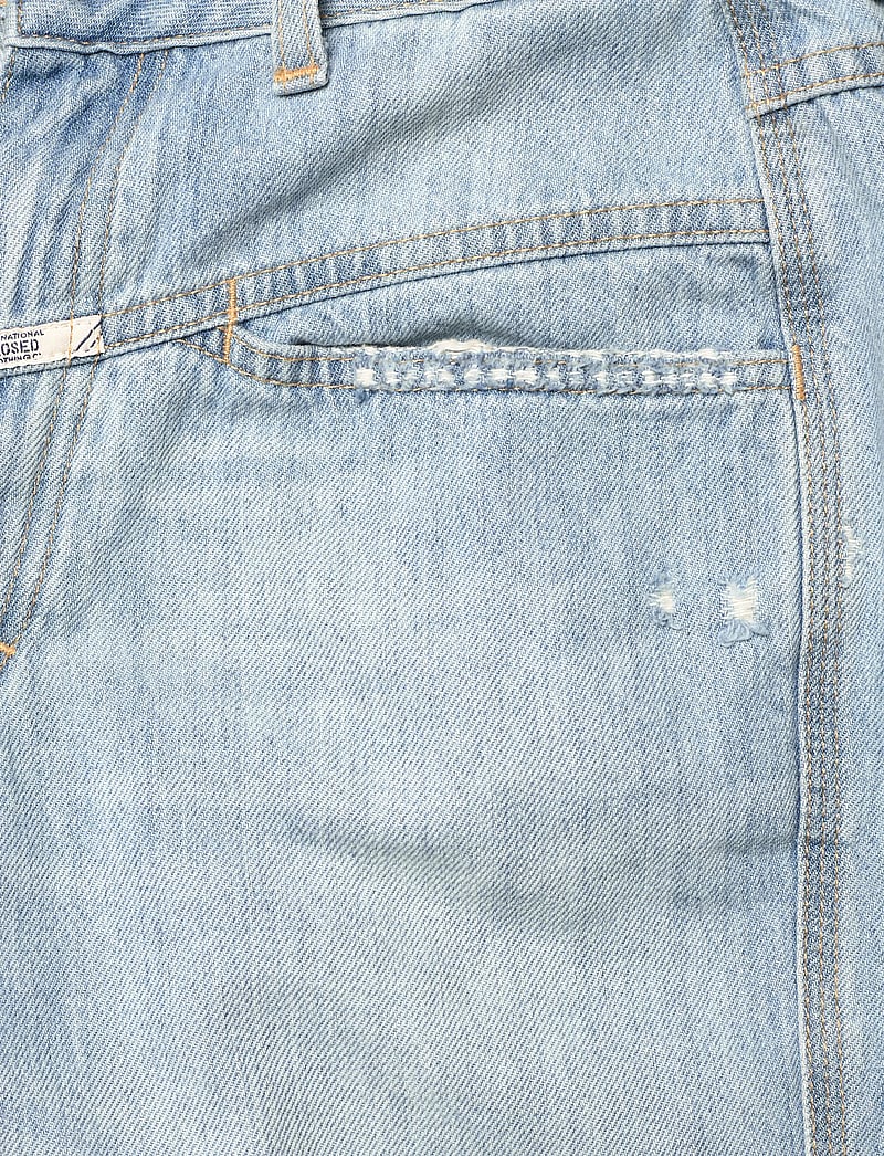 Closed - WOMEN PEDAL PUSHER JEANS LIGHT BLUE - mom jeans - light blue - 2