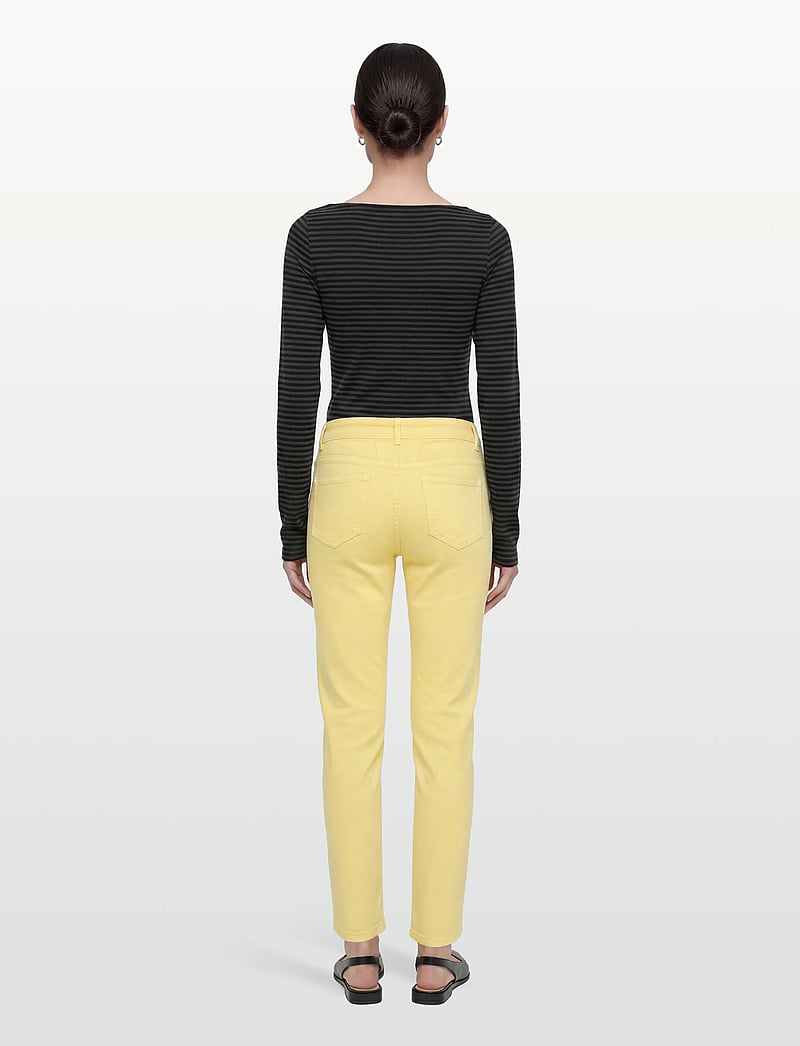 Closed - BAKER JEANS - tapered jeans - yellow orchid - 4
