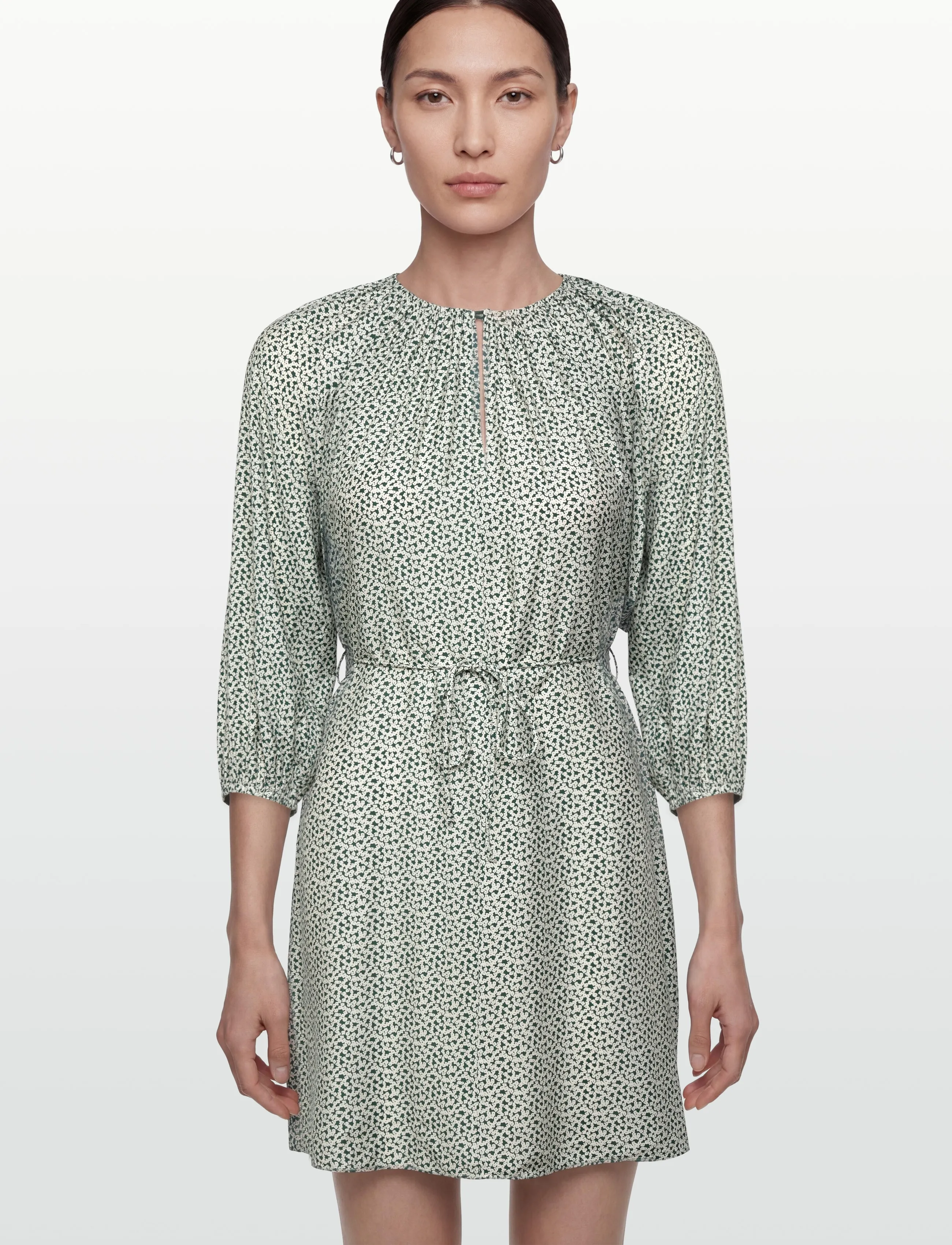 Closed - SHORT BELTED DRESS FERN GREEN - korta klänningar - fern green - 3