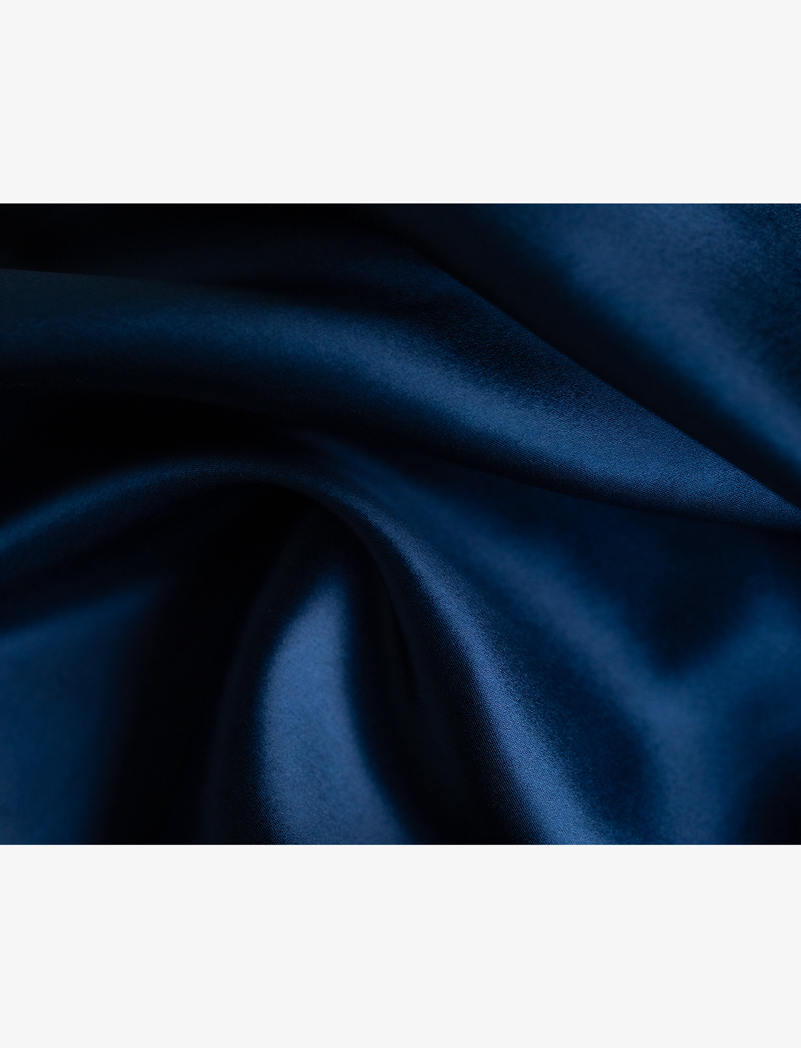 Cloud & Glow - Silk Pillowcase Midnight 50x60 - ansiktsrengöring - midnight blue - 2