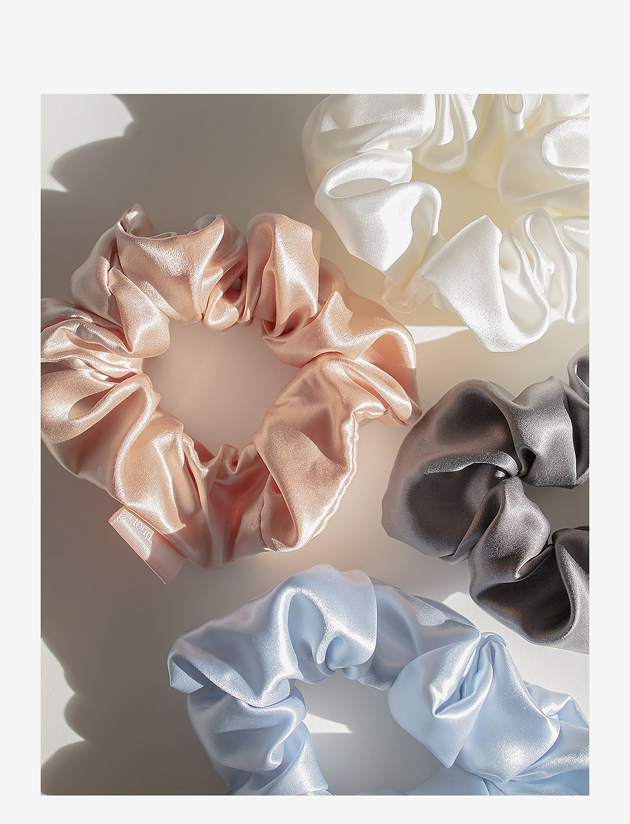 Cloud & Glow - Silk Scrunchies 4 cm Sky Blue - scrunchies - sky blue - 1