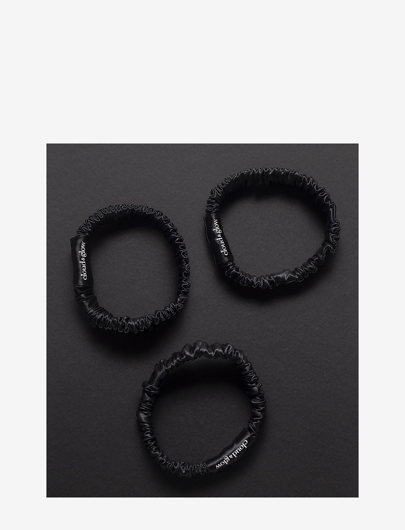 Cloud & Glow - Silk Scrunchies 1 cm Black - scrunchies - black - 1