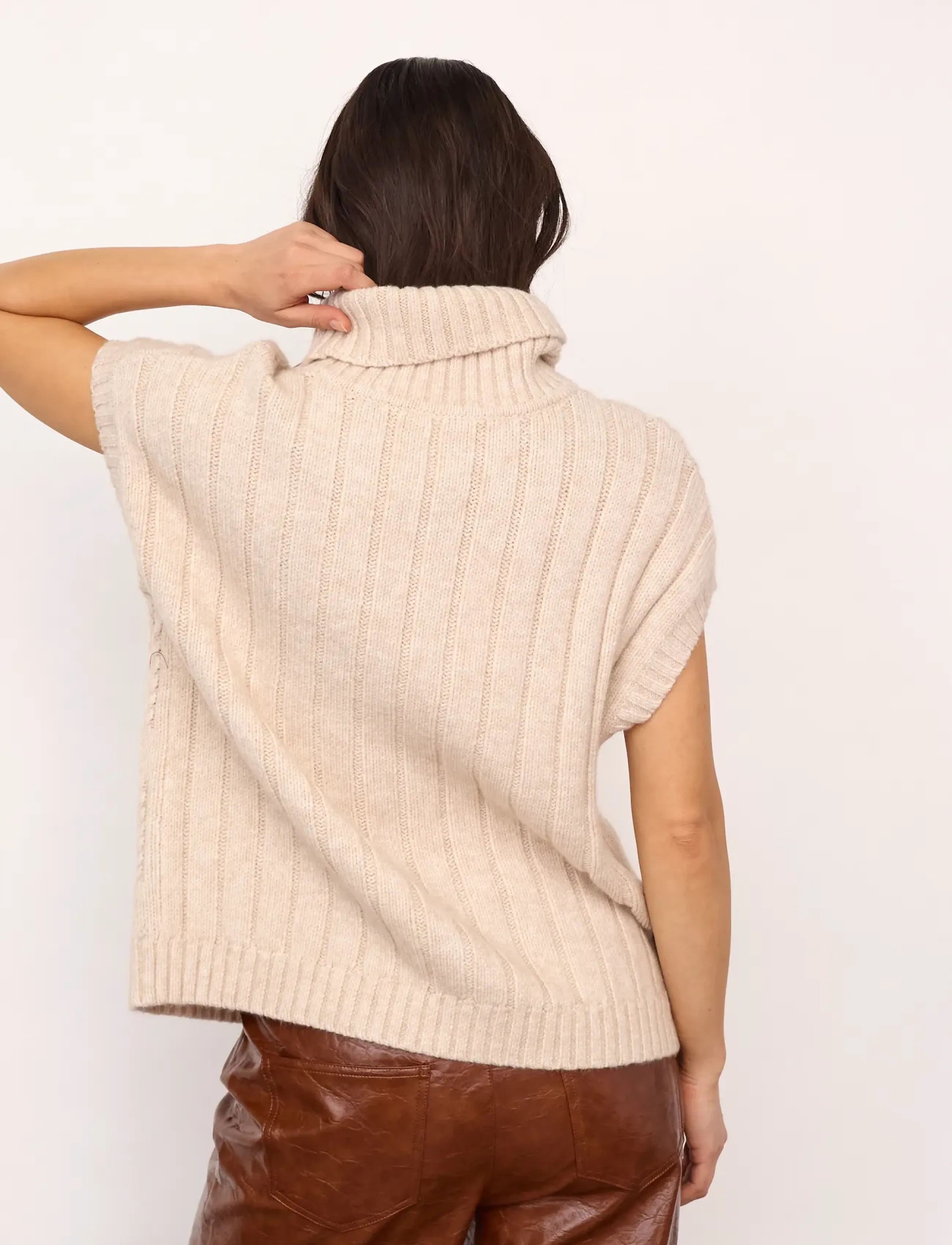 Co' Couture - 32222 RowCC Oversize Cable Knit Vest - stickade västar - creme - 3