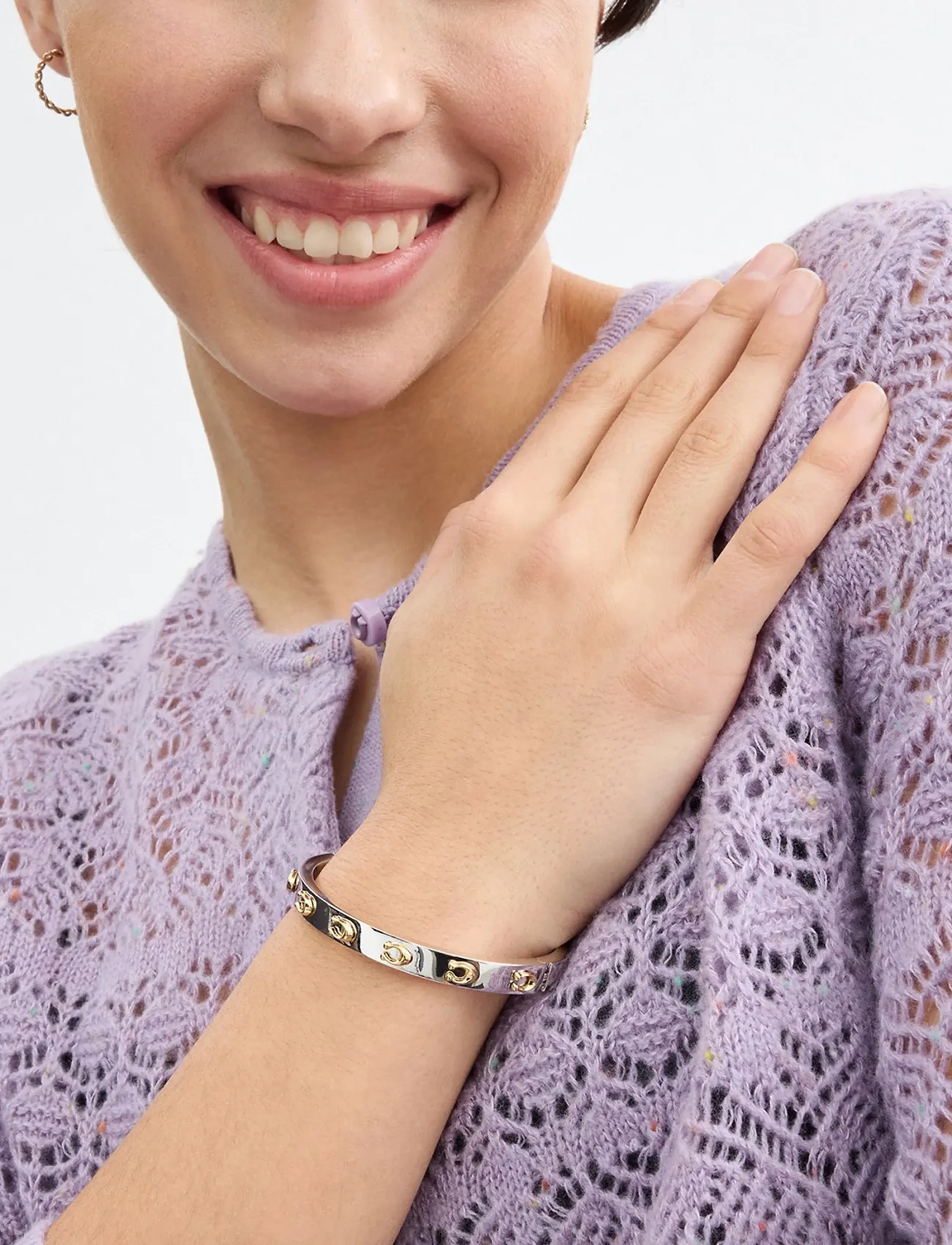Coach Accessories Coach Signature C Hinged Bangle Bracelet, One Size, Silver, Armbånd > Armringe, Dame