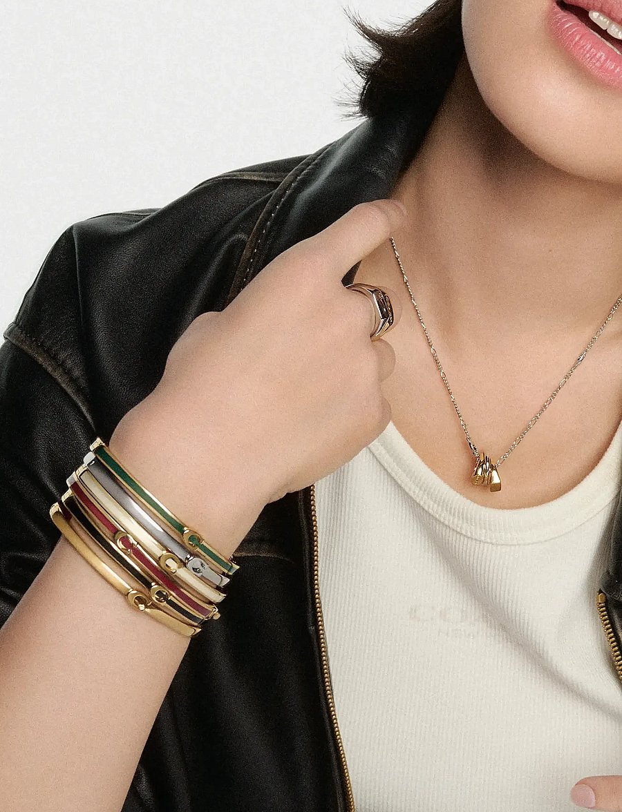 Coach Accessories - CO BR C HINGED BANGLE SIZED BOXED - armreifen - gold - 0