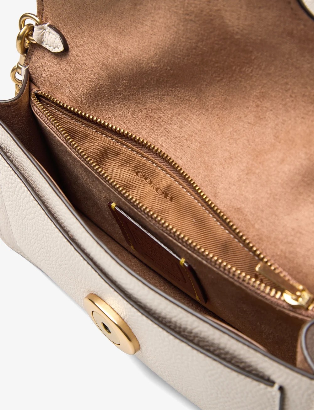 Coach - Polished Pebble Leather Tabby Chain Clutch - konfirmationstøj - white - 4