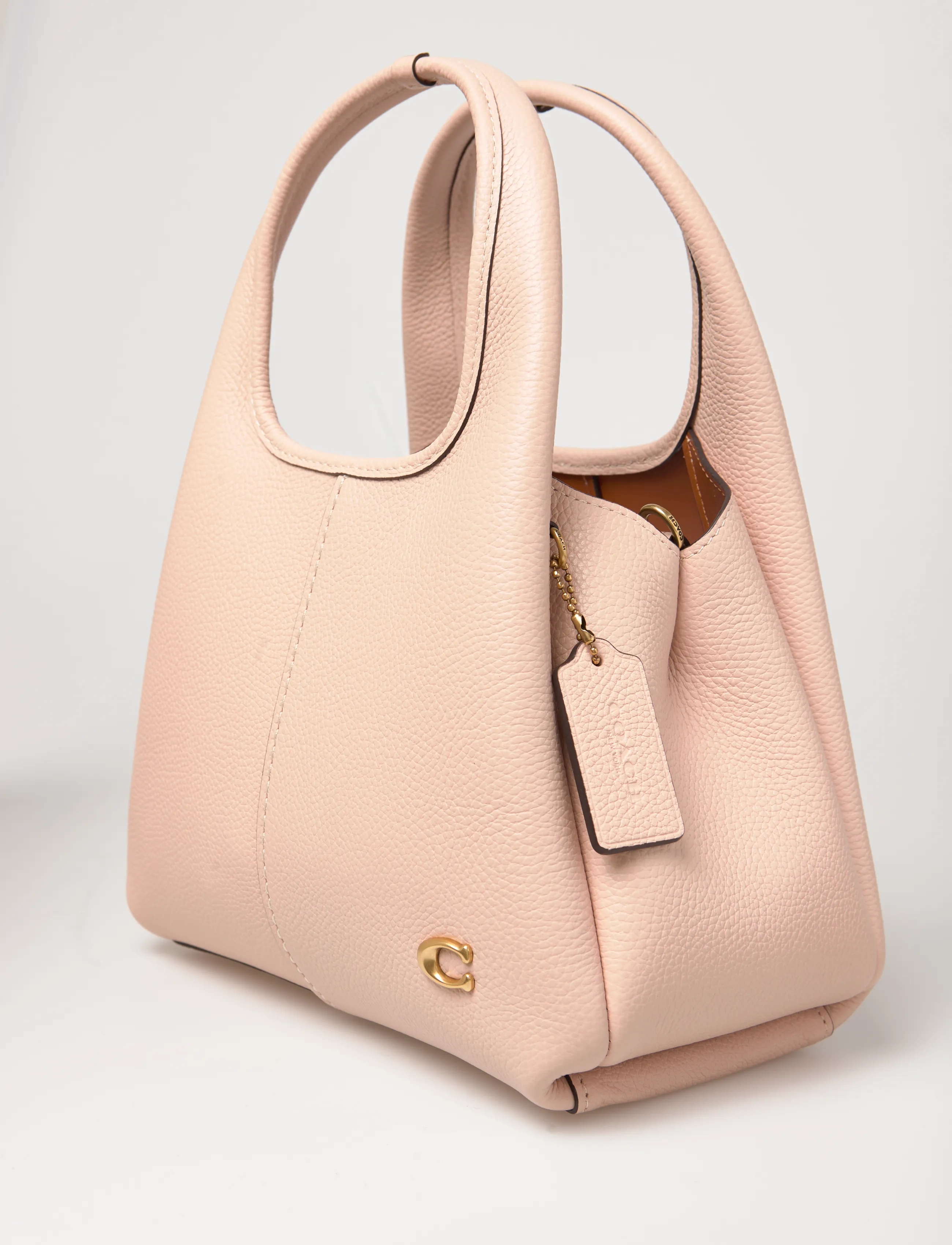 Coach - Polished Pebble Leather Lana Shoulder Bag 23 - henkeltaschen - b4/cream - 3