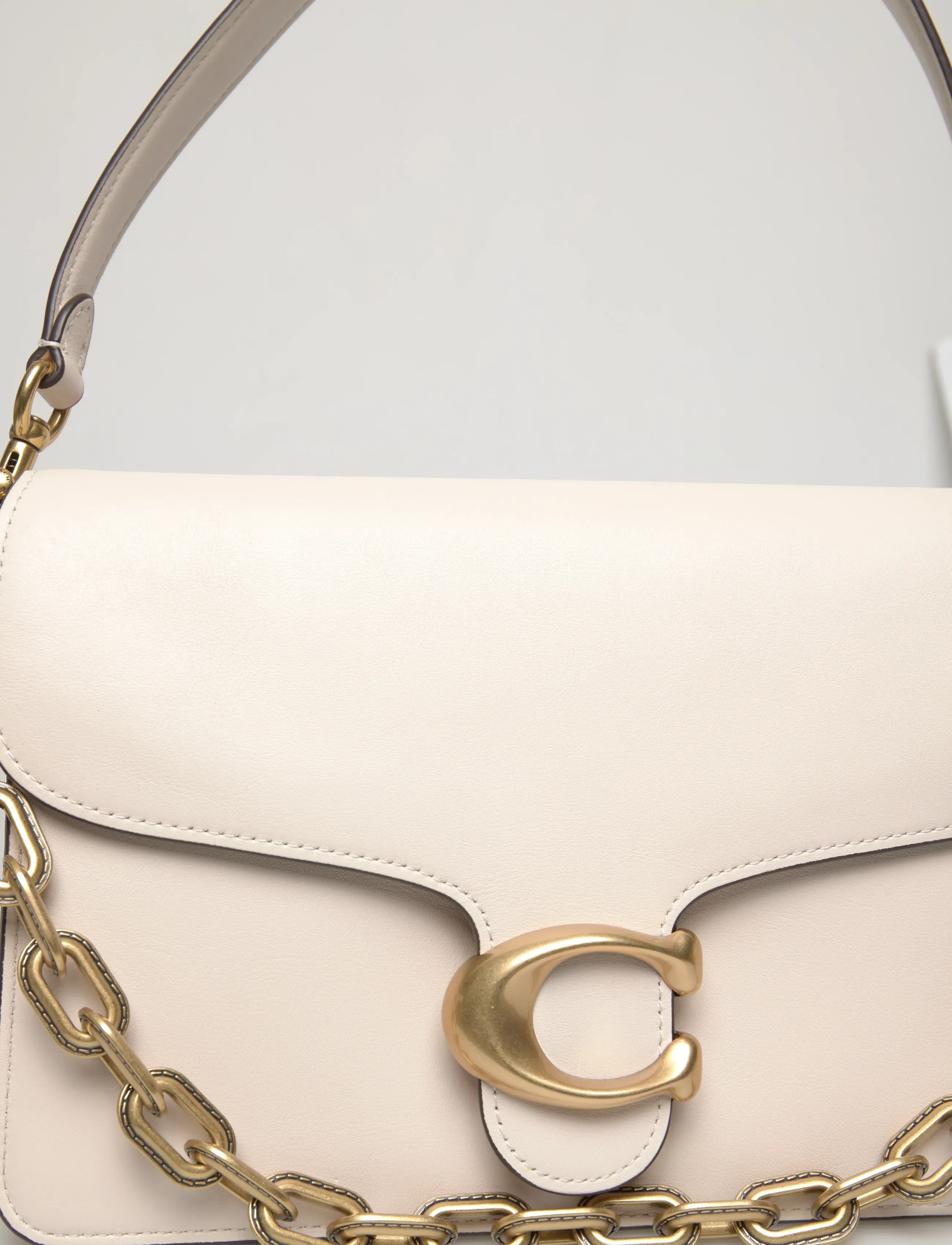 Coach - SOFT GRAIN LEATHER CHAIN TABBY SHOULDER BAG WITH CHAIN - vardagsstil - b4/chalk - 3