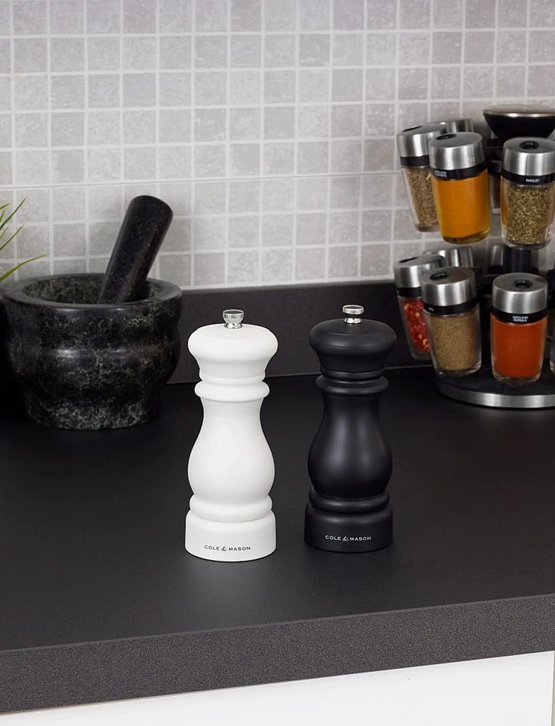 Cole & Mason - Southwold Plastic Capstan GS - Classic - salz- & pfefferstreuer - black/white - 4
