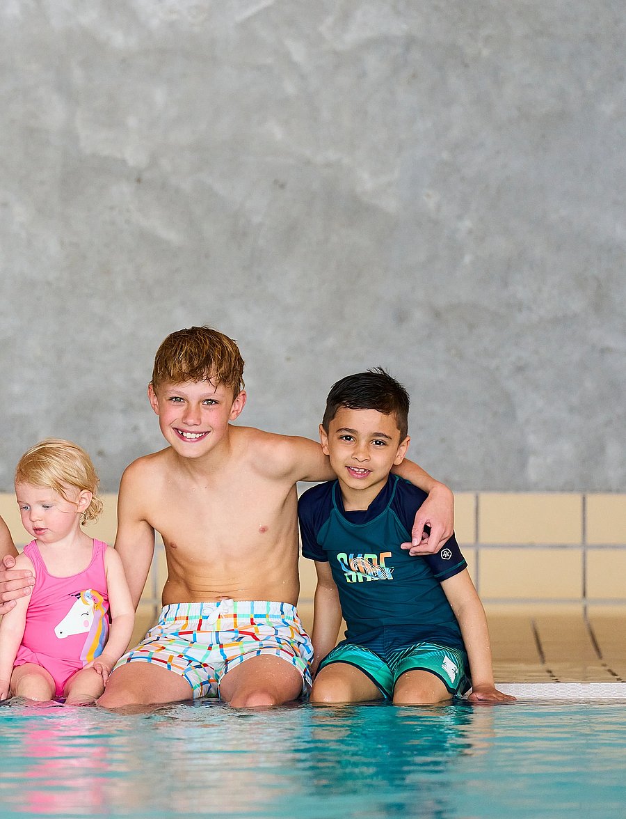 Color Kids - Swim Long Shorts, AOP - badebukser - mediterranea - 0