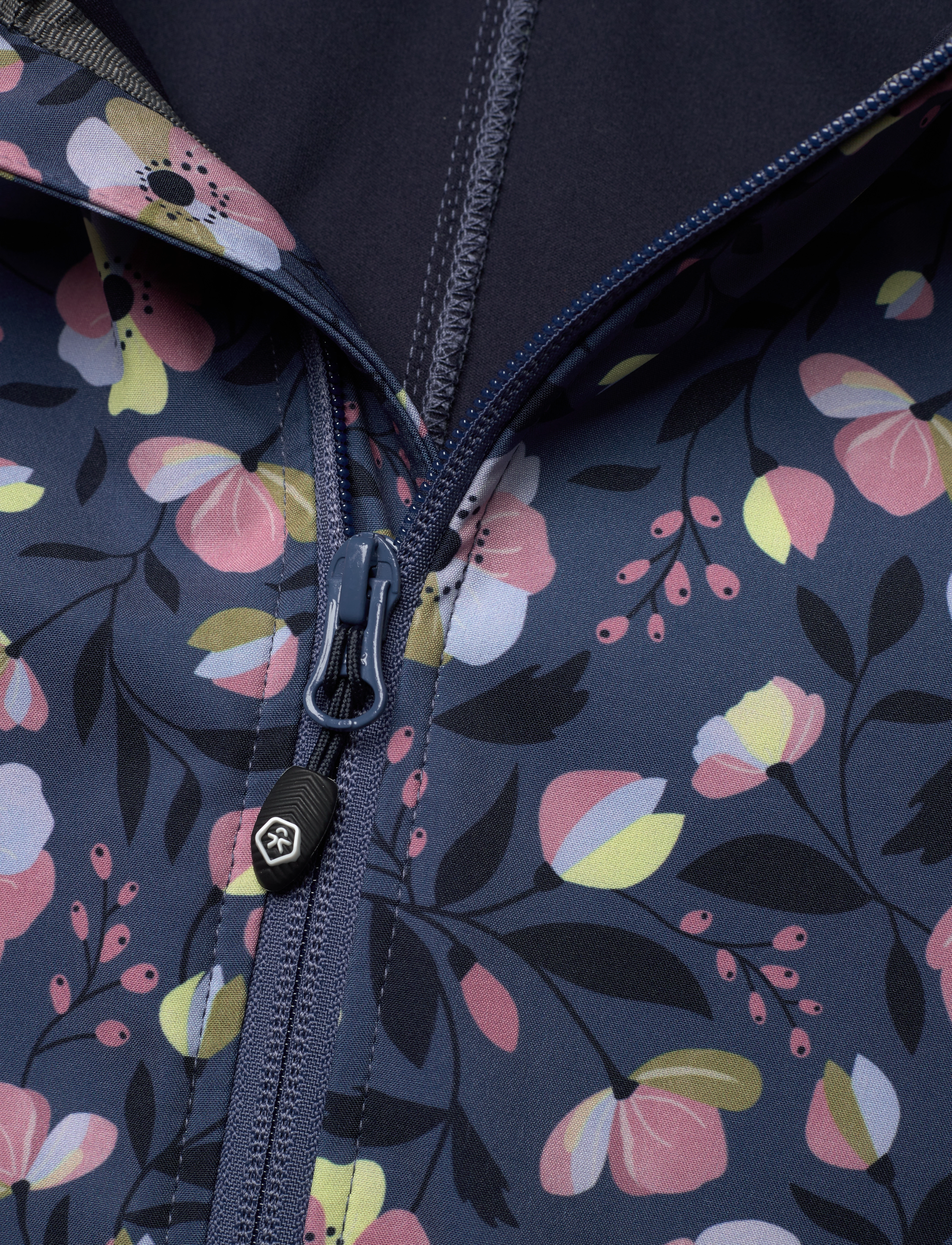 Color Kids - Baby Softshell Suit - AOP - foxglove - 2
