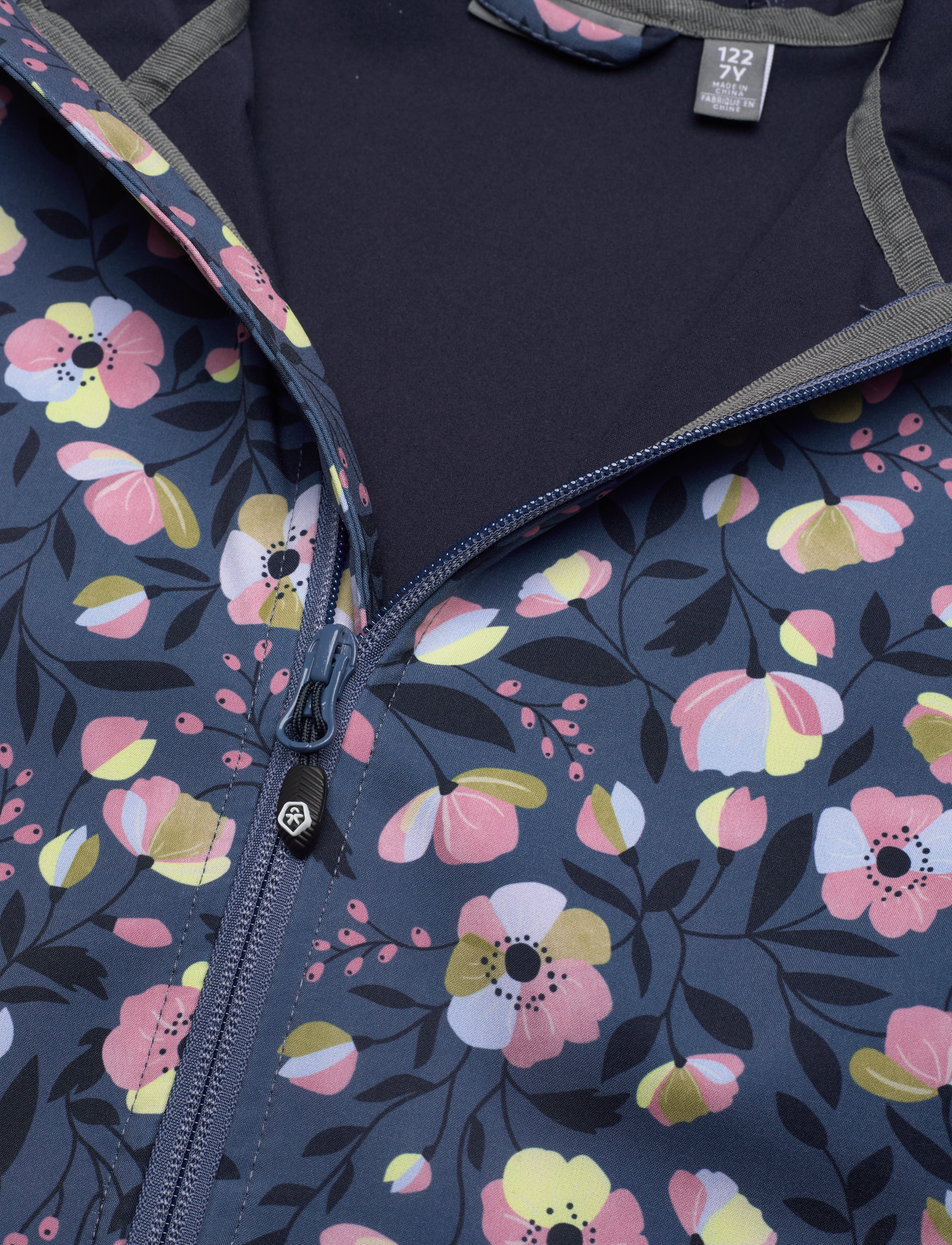Color Kids - Softshell AOP - foxglove - 2