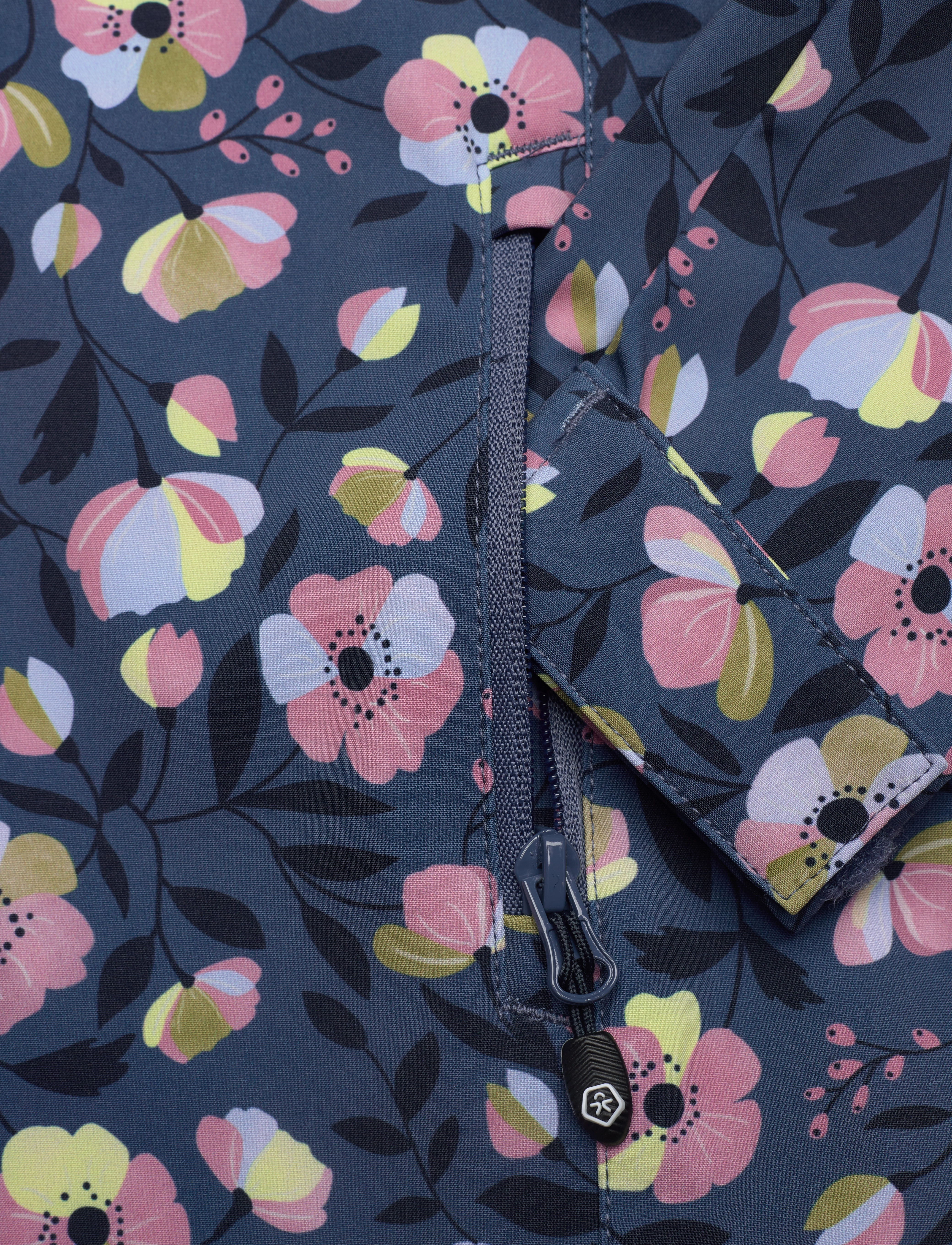 Color Kids - Softshell AOP - foxglove - 3