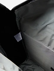 Columbia Sportswear - Convey II 27L Rolltop Backpack - men - black - 3