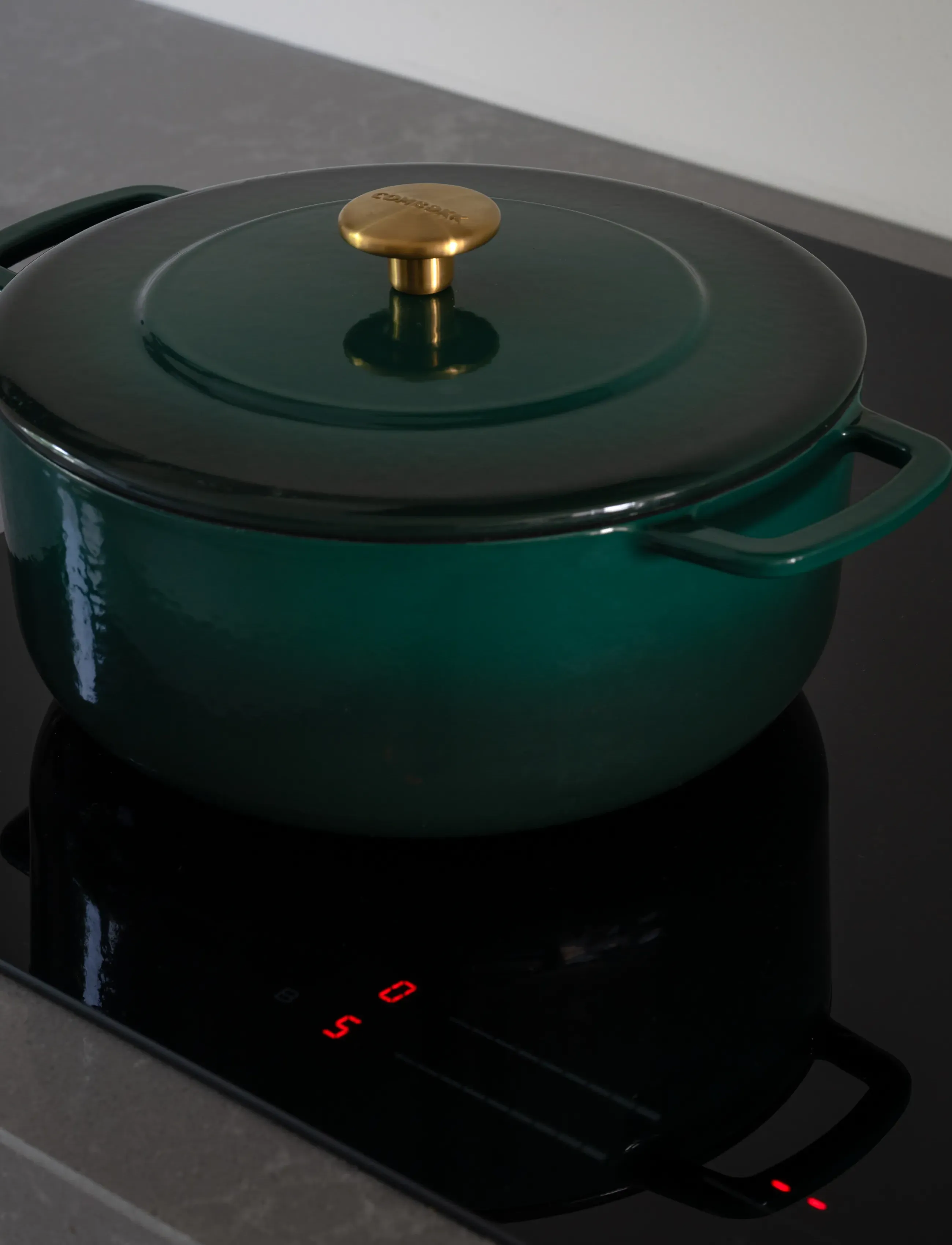 Combekk - Dutch Oven 24cm Enameled Recycled Cast Iron Holly Green with gold knob - gusseisen töpfe - green - 4