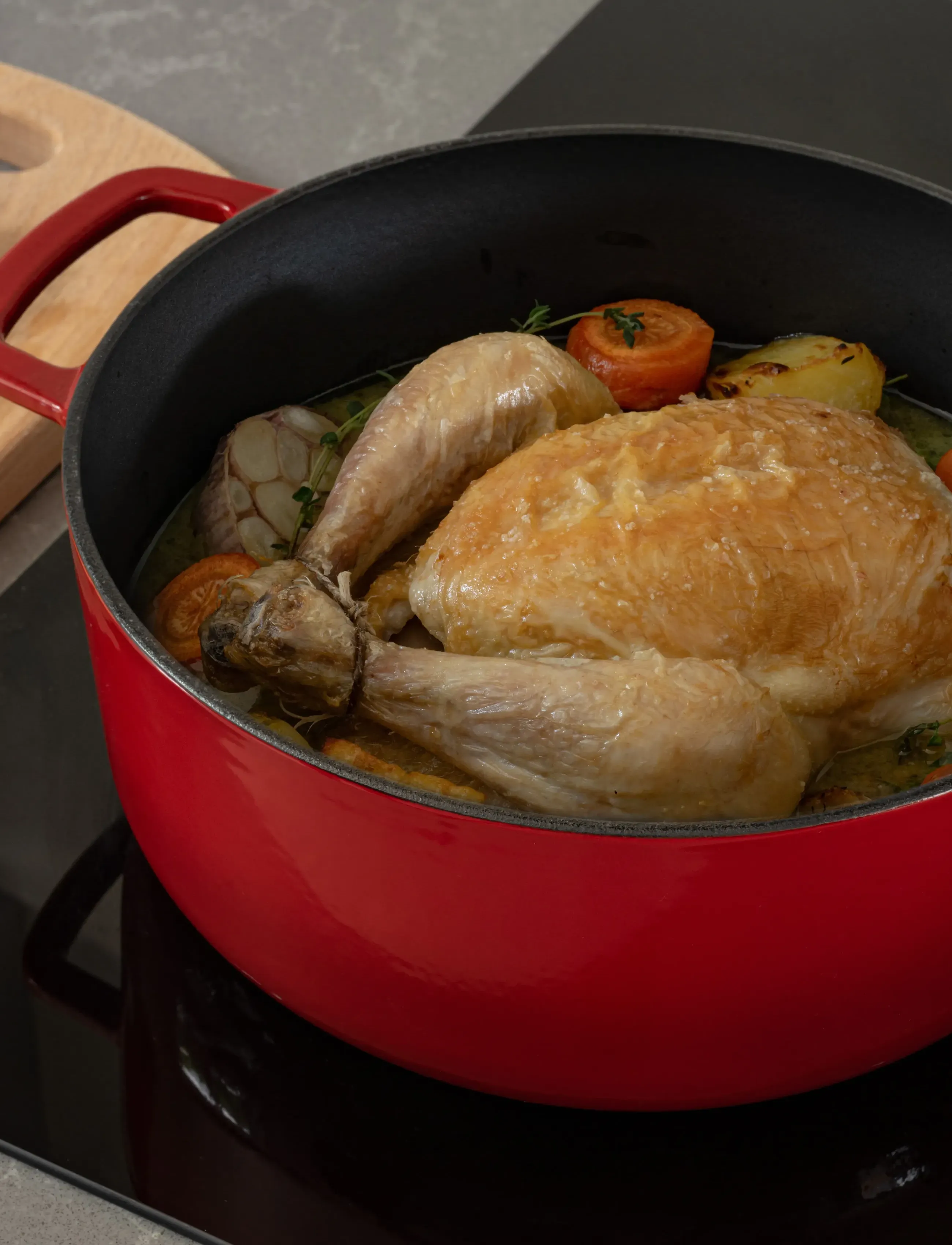 Combekk - Dutch Oven 28cm Enameled Recycled Cast Iron Cherry - gjutjärnsgrytor - red - 0