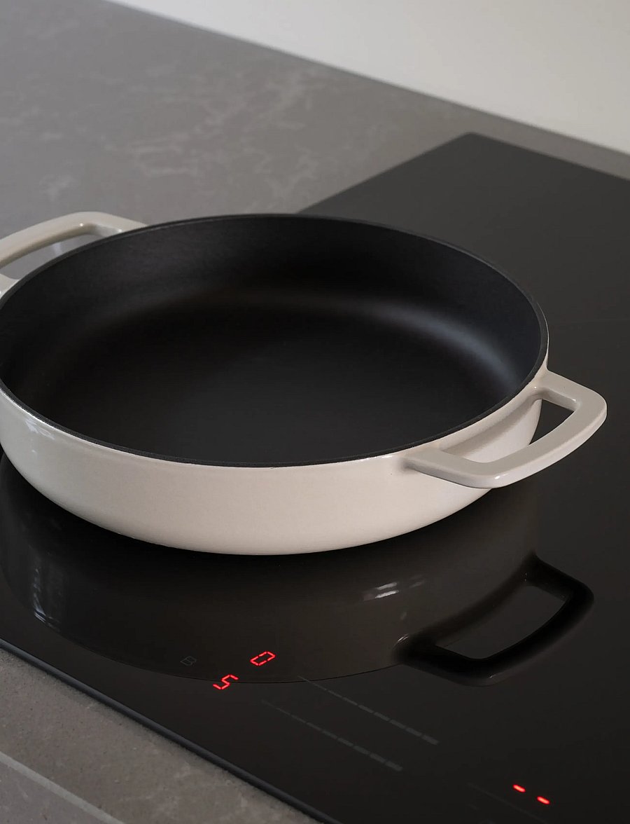 Combekk - Skillet 28cm Enameled Recycled Cast Iron Sand - gusseisen töpfe - creme - 4
