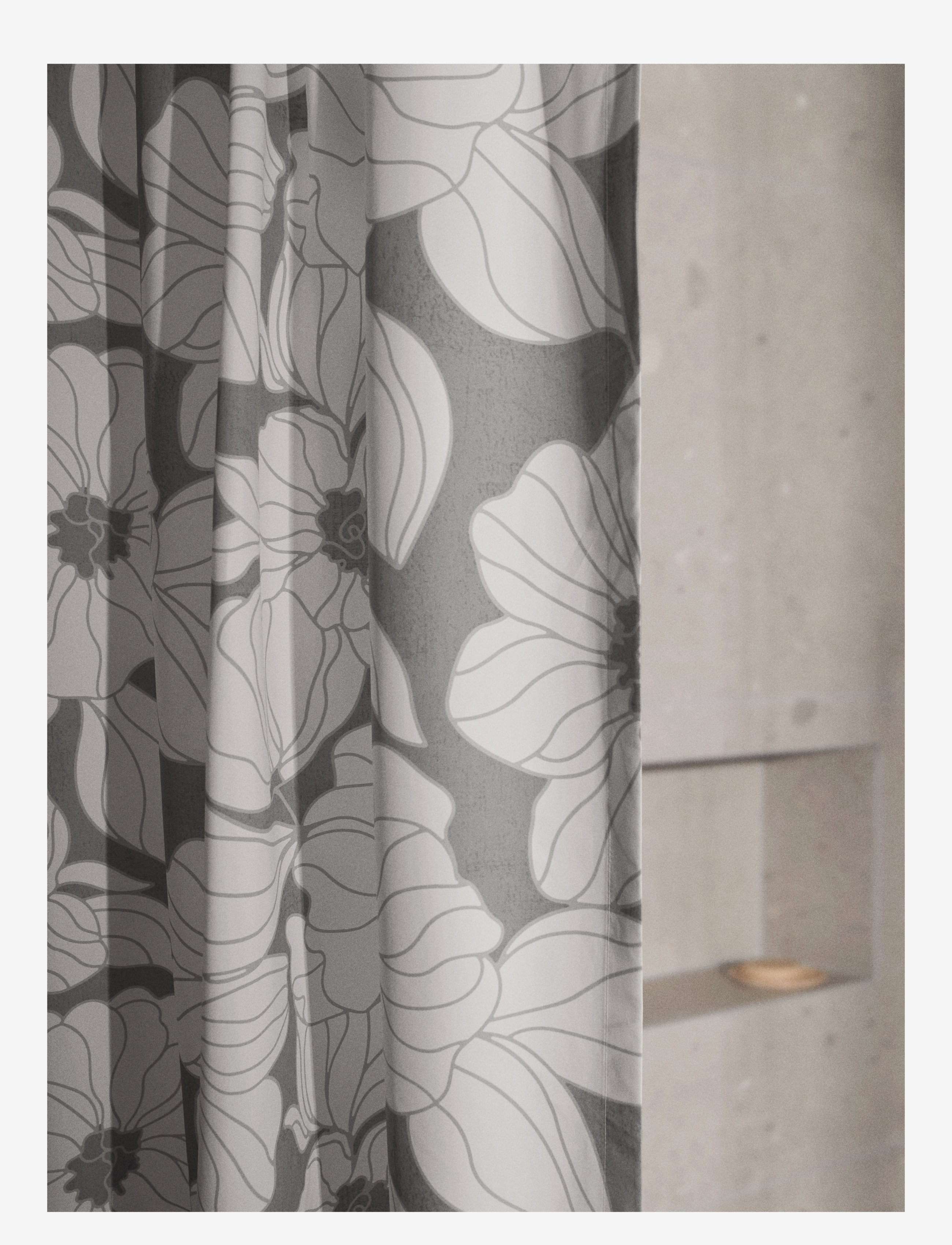 compliments - Flora shower curtain w/eyelets 200 cm - badeforhæng - grey - 1