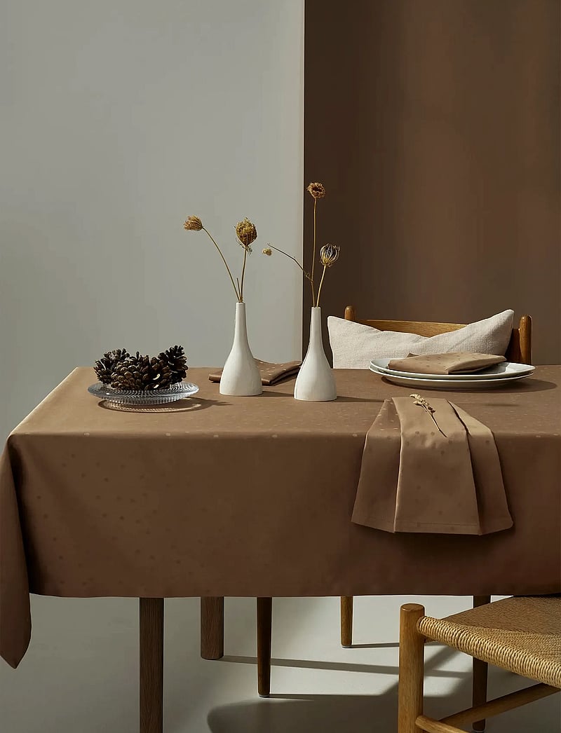 compliments - Confetti Damask Napkin 45x45 cm - 4 Pack - linased ja puuvillased salvrätikud - walnut - 0