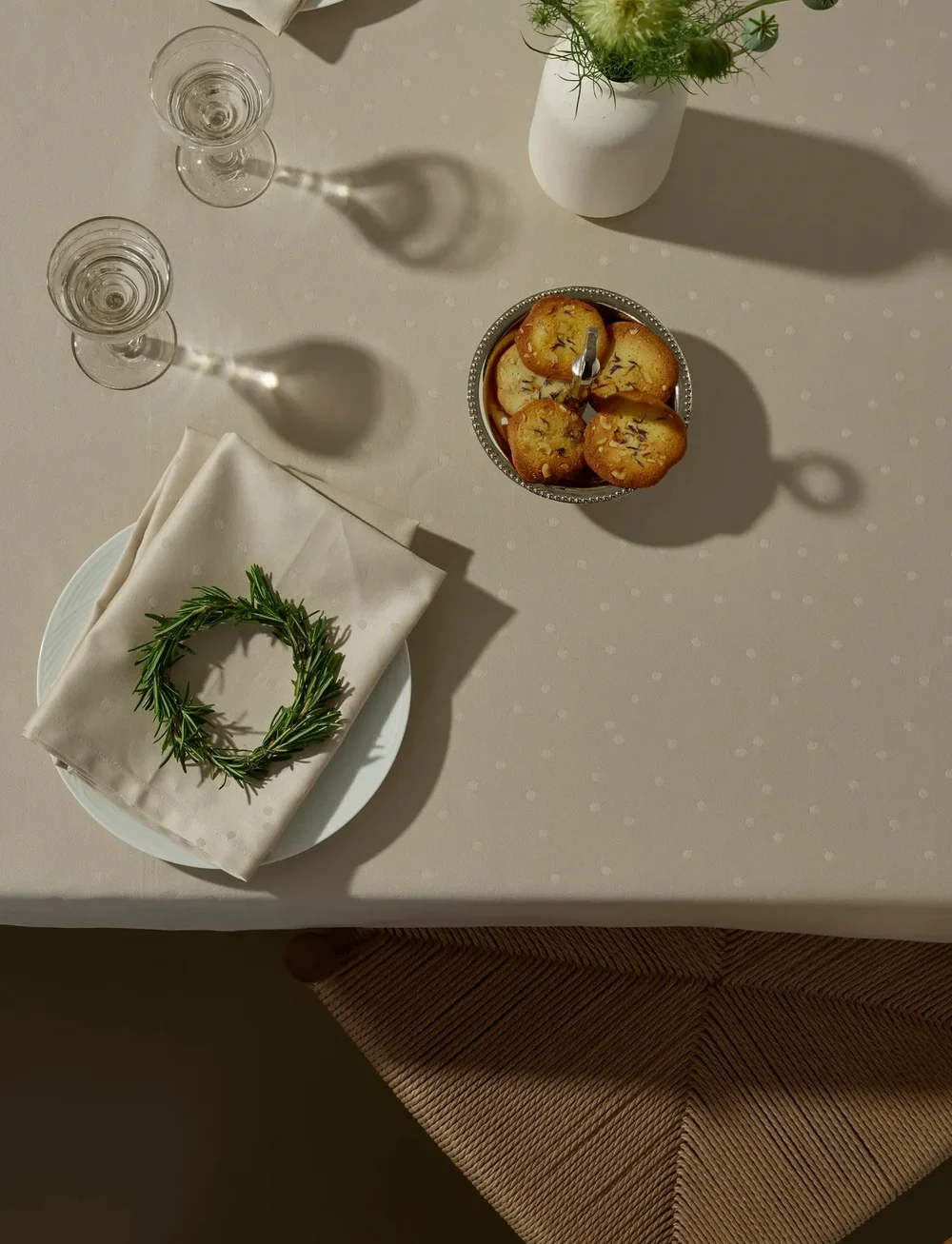 compliments - Confetti Damask Table Cloth - köp efter pris - moon - 4