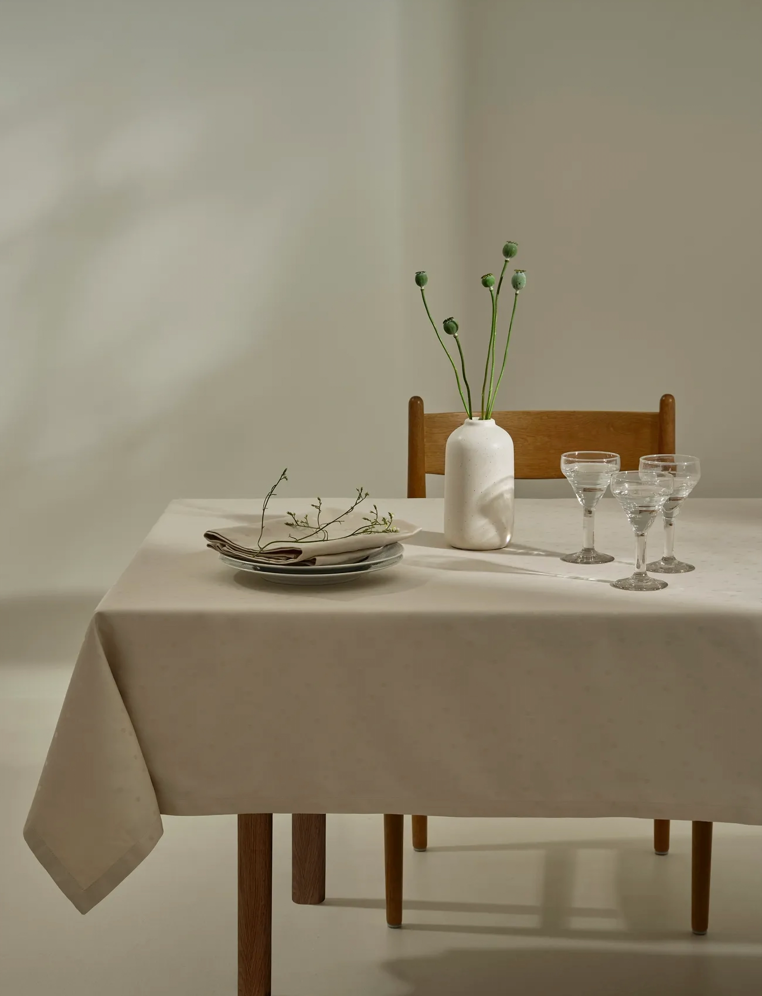 compliments Confetti Damask Table Cloth, 150X300 cm, Kitchen Textiles, Creme - Tablecloths & Runners, Homeware