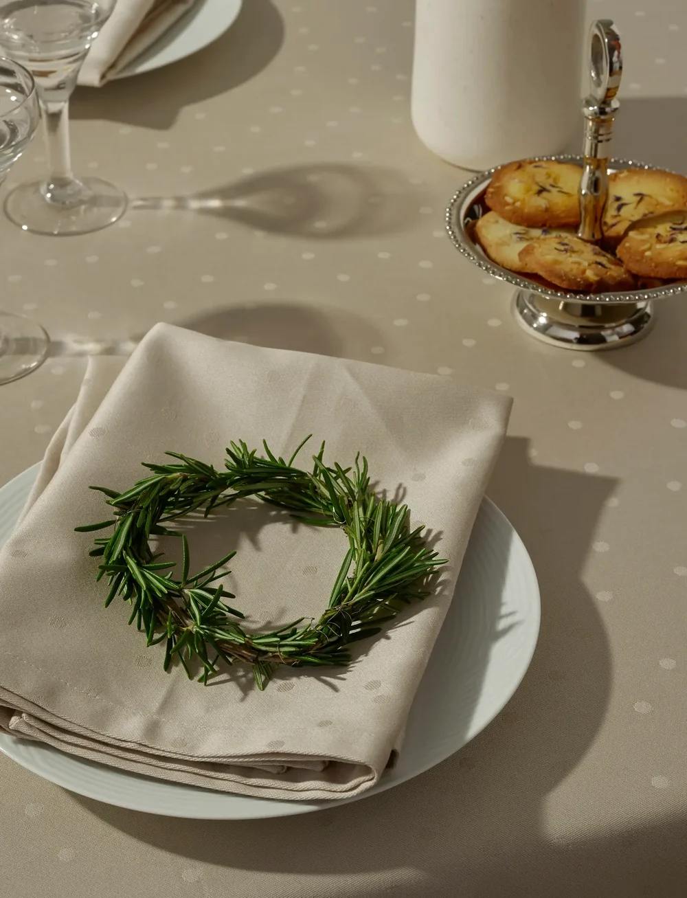 compliments - Confetti Damask Table Cloth - tischdecken & tischläufer - moon - 3