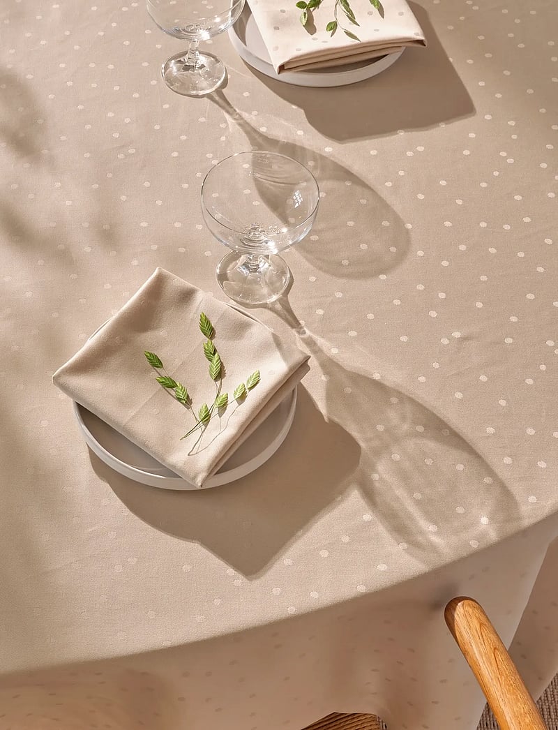 compliments - Confetti Damask Table Cloth - dukar & löpare - moon - 5