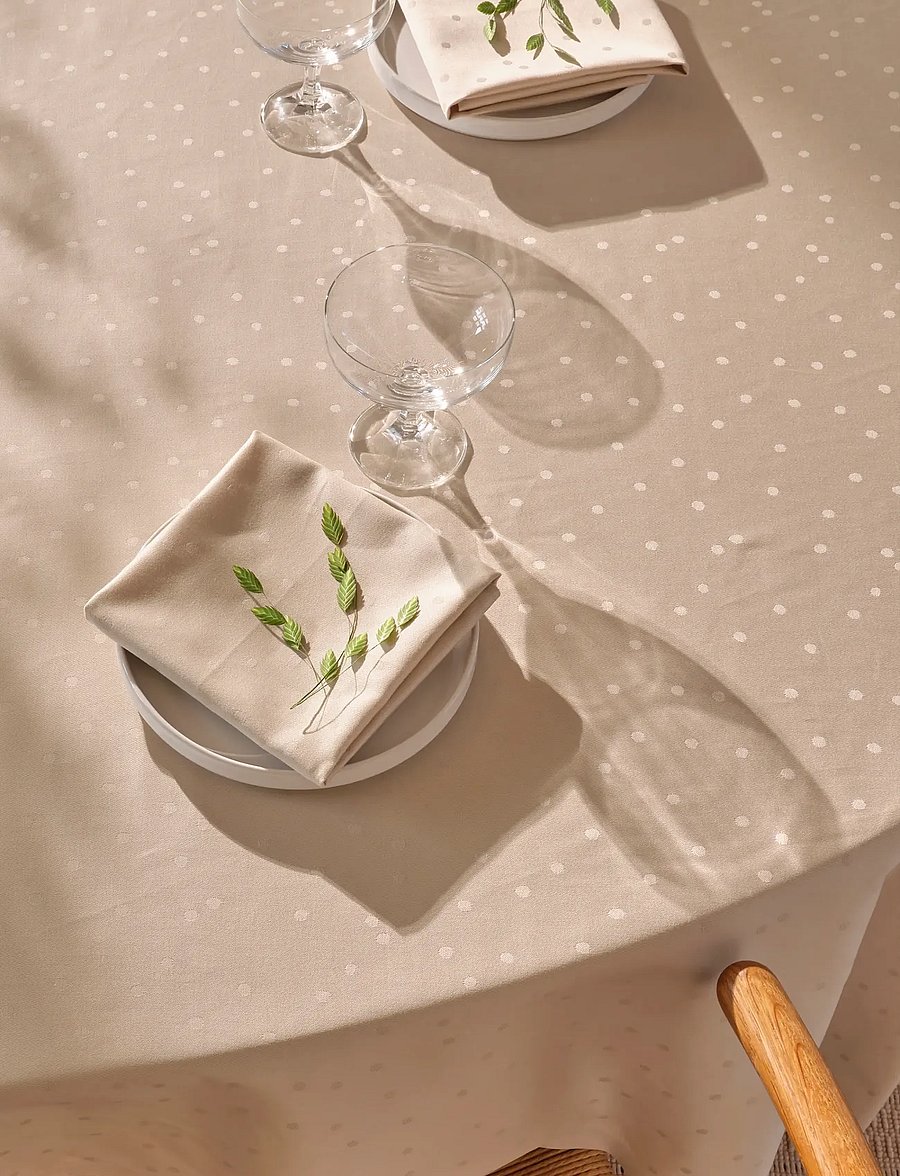 compliments - Confetti Damask Table Cloth - tischdecken & tischläufer - moon - 5