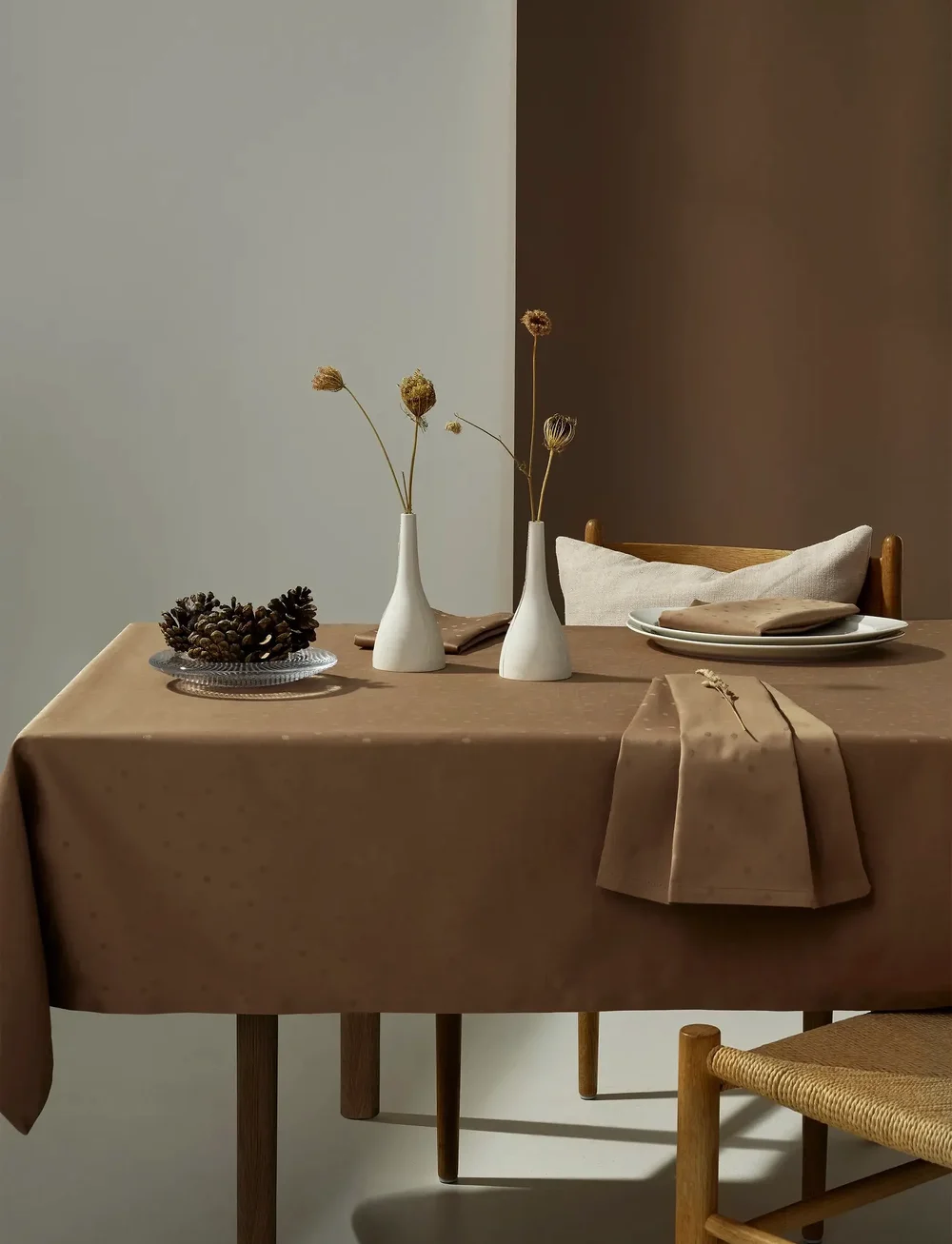 compliments - Confetti Damask Table Cloth - duge & bordløbere - walnut - 1