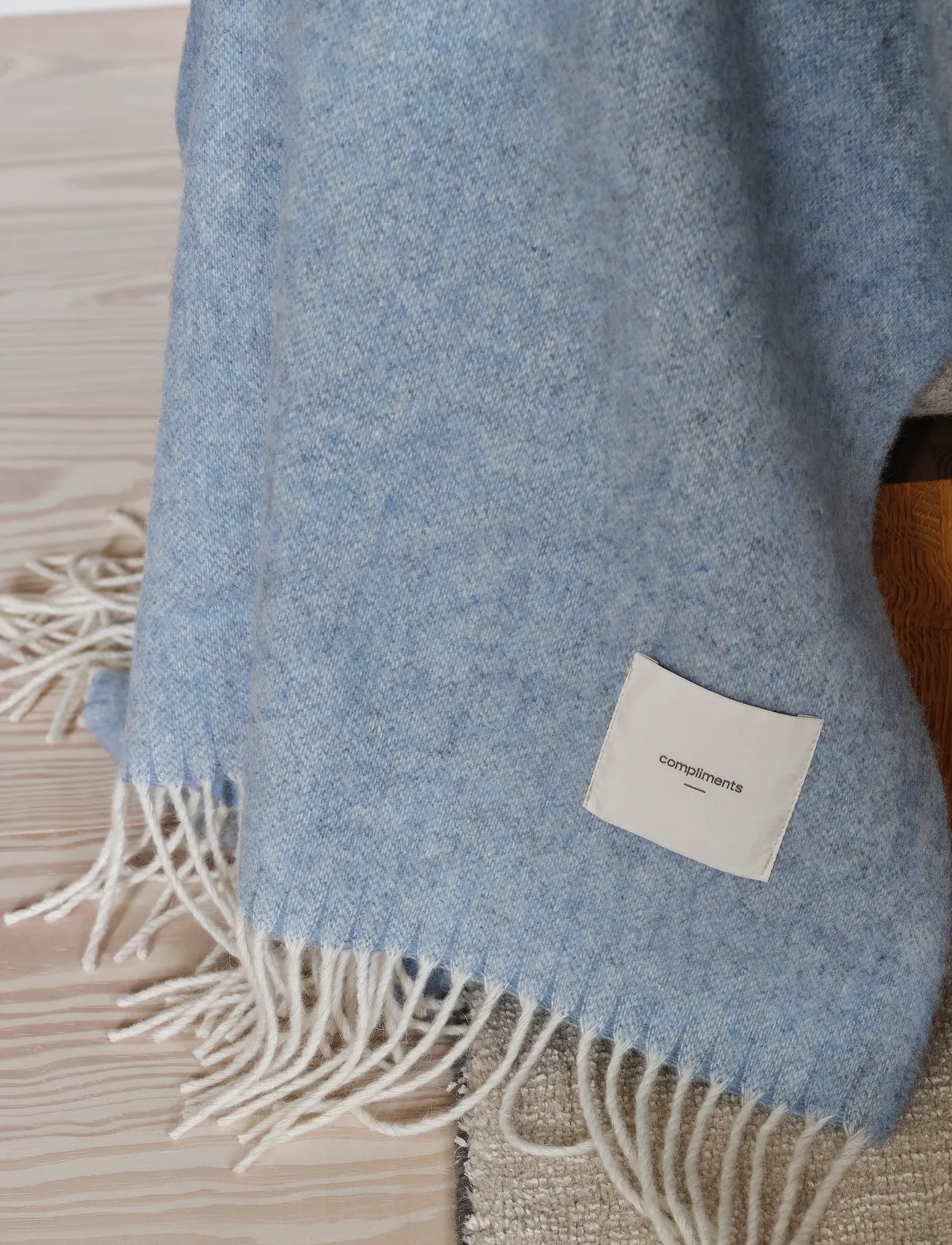 compliments - Waves Throw - udendørstekstiler - mineral blue - 4