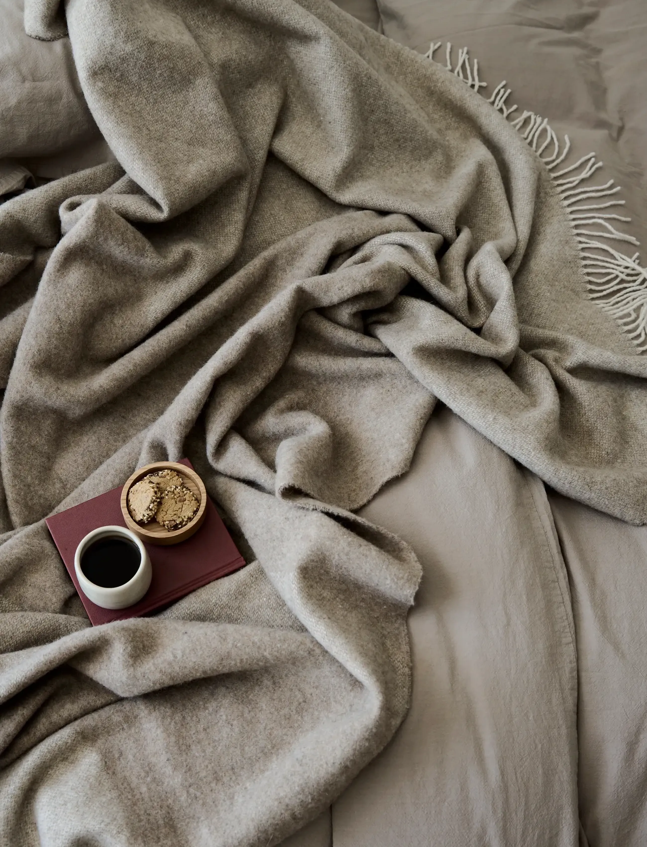 compliments Waves Throw, 140X200 cm, Cushions & Blankets, Beige - Blankets Throws, Homeware