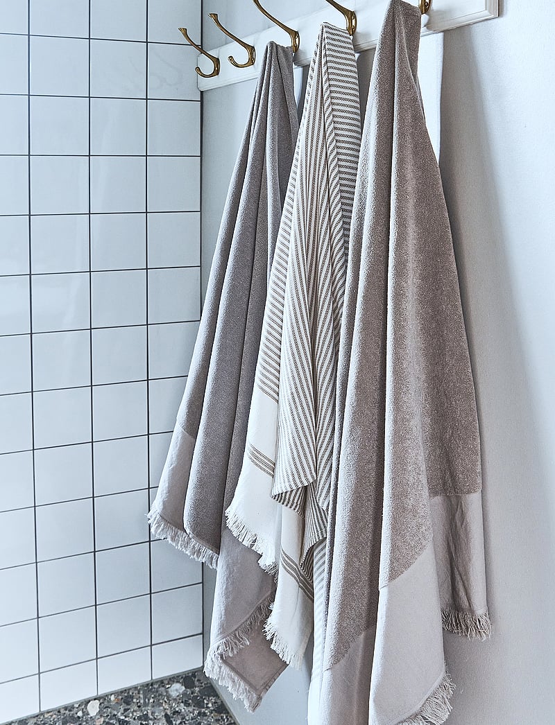 compliments - Maggiore Towel - badehåndklæder - sand - 4